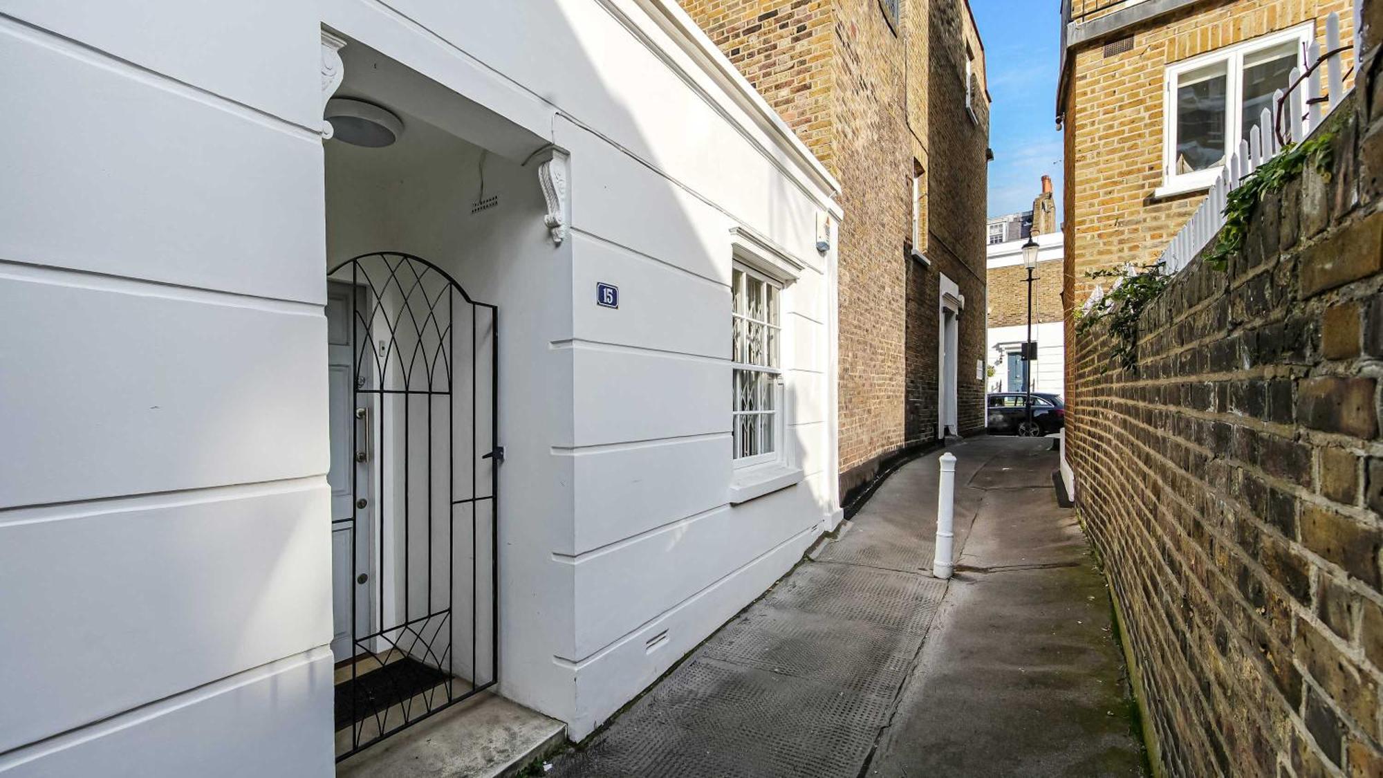 The Knightsbridge Location * London