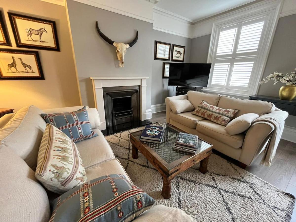 Elegant & Spacious 3 Bed Apartamento