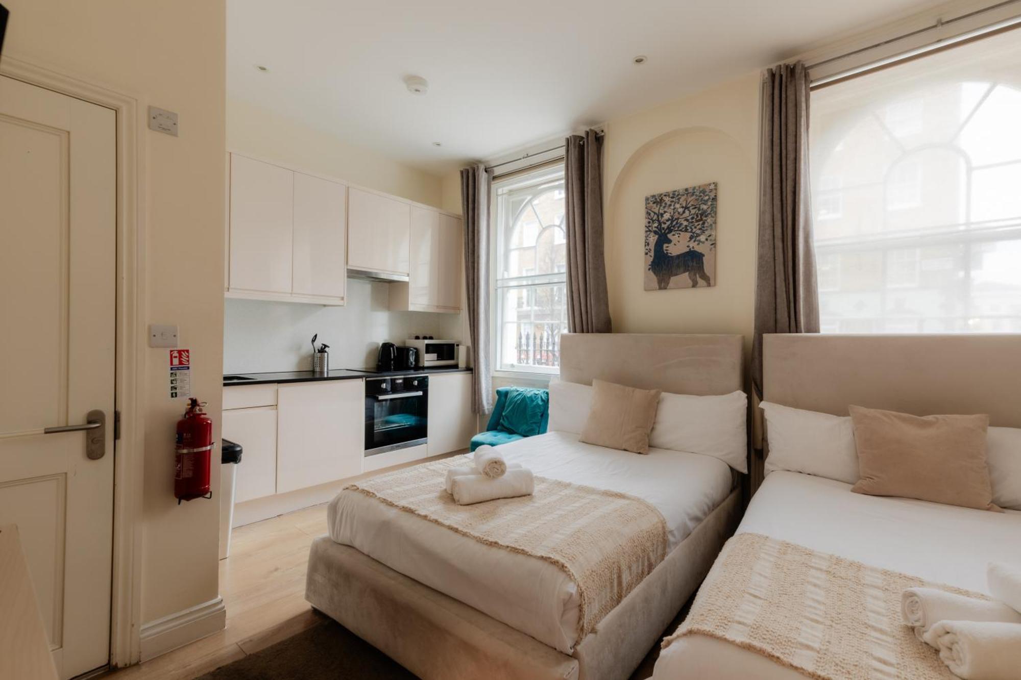 Gloucester Place Apartment *