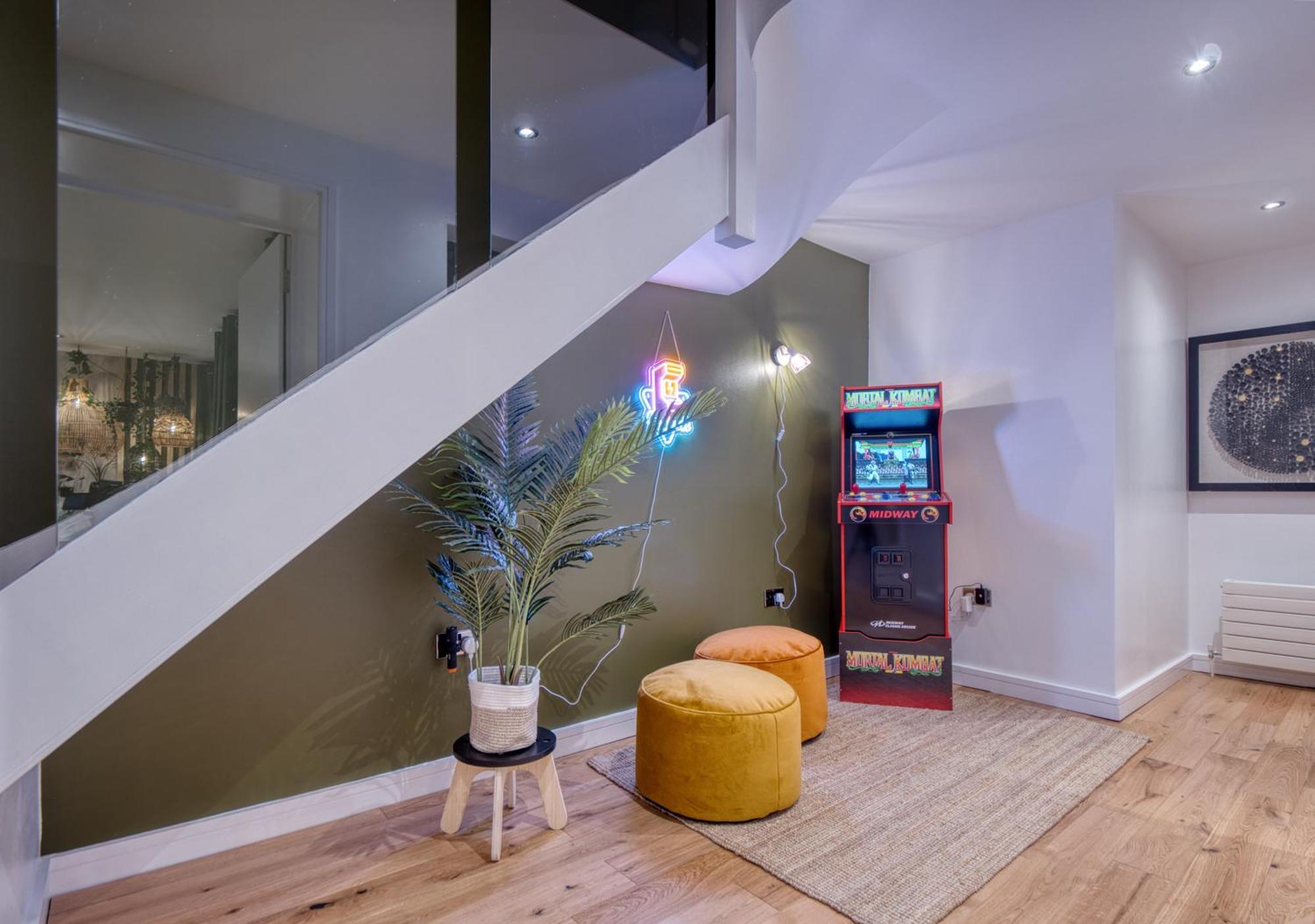 Borough Market - Hot Tub, Gaming & Cinema Apartment *