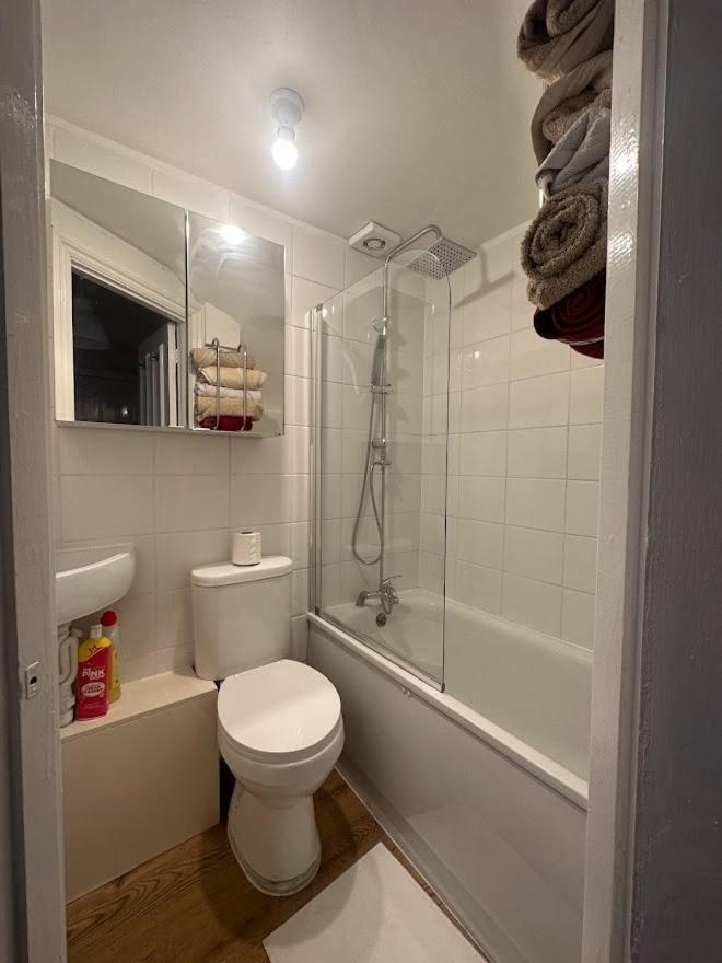 Appartement Flat Near Wembley, Self Check In, Garden *