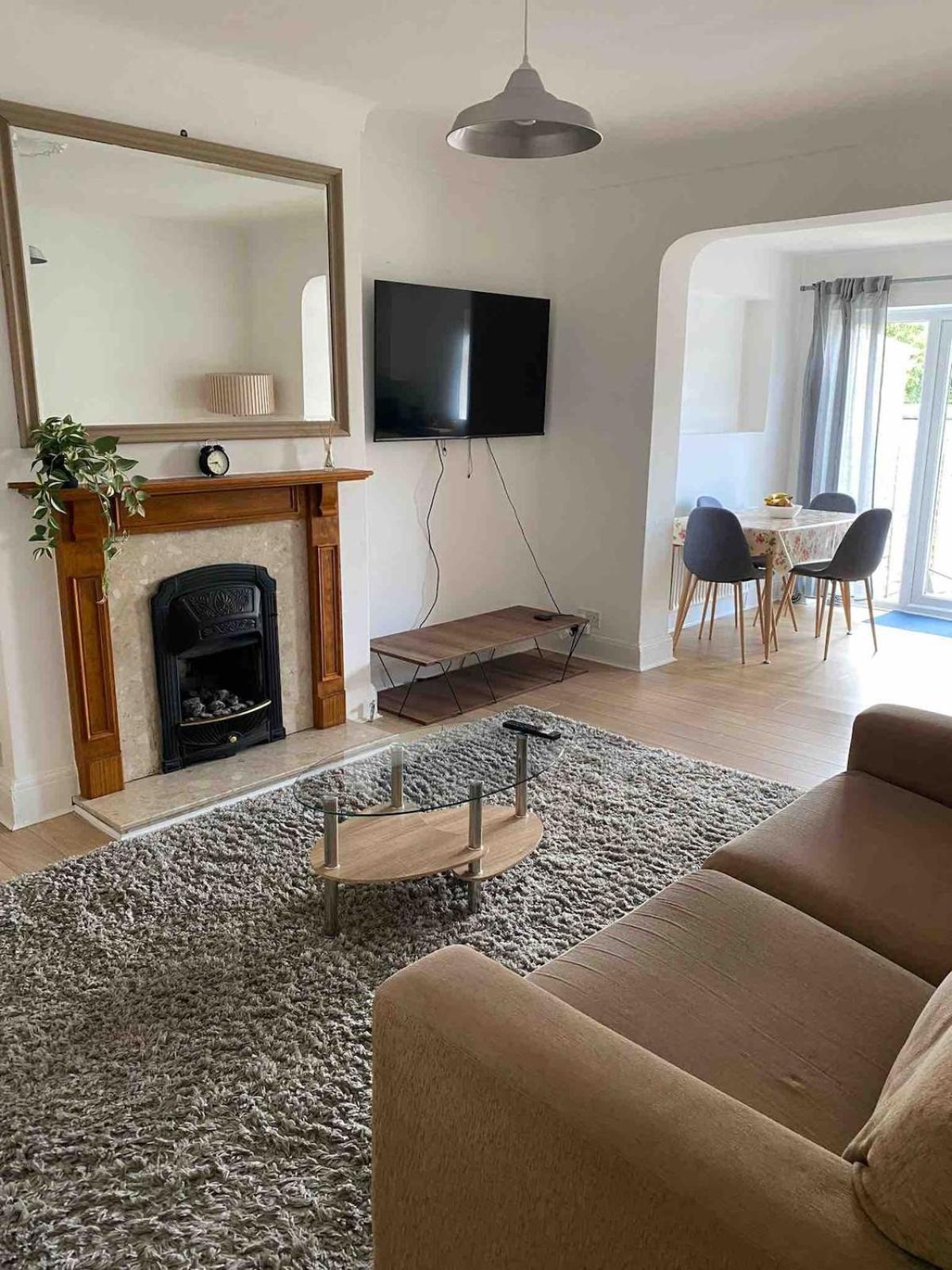 Flat Near Wembley, Self Check In, Garden * Londen