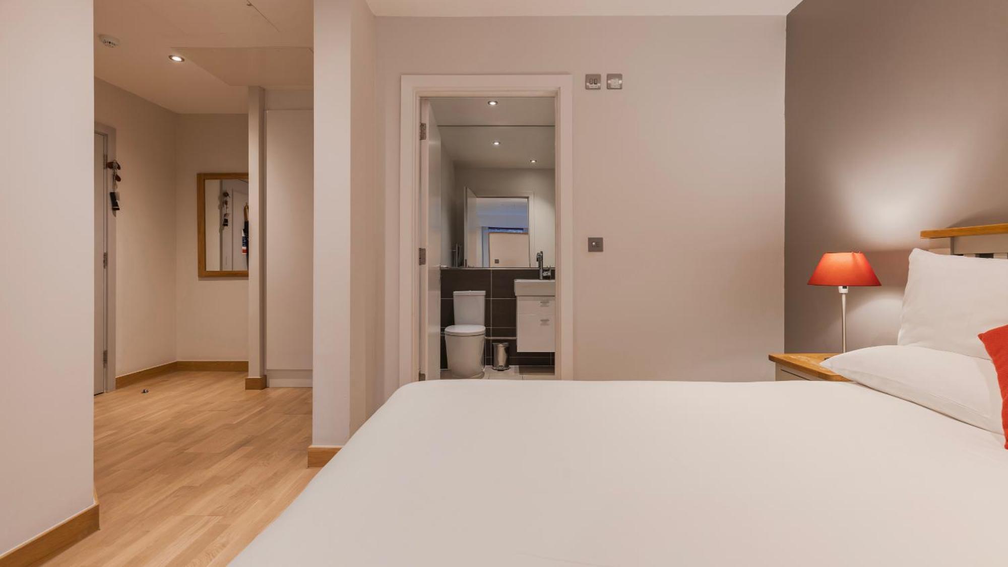 Barbican Serviced By Lovelystay Apartment London