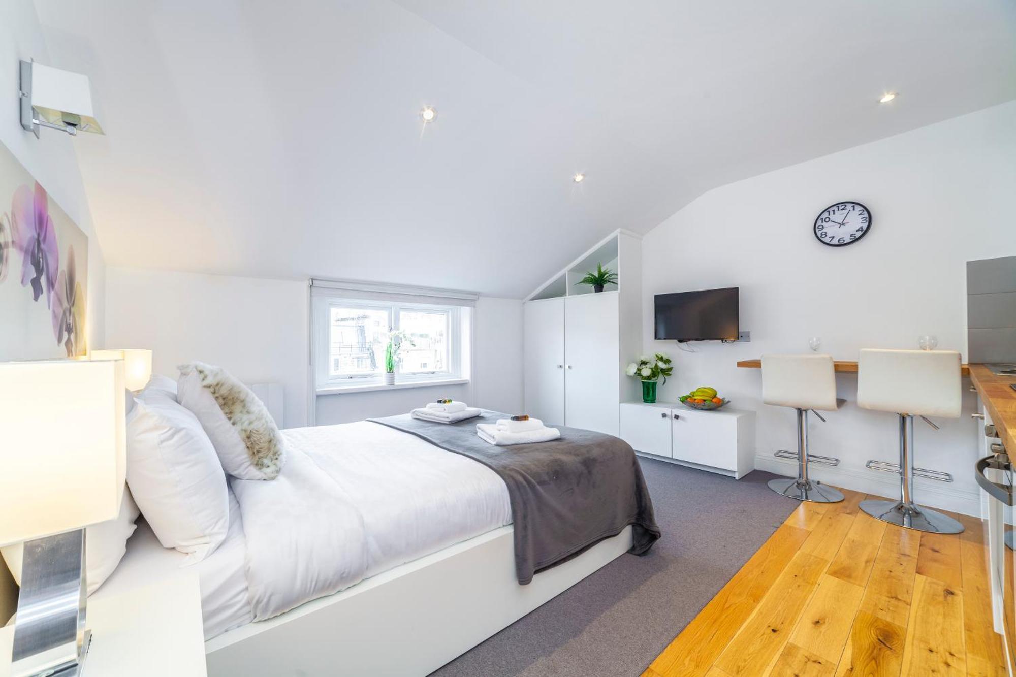 Amazing Modern Studio, Prestigious Paddington Apartamento Londres