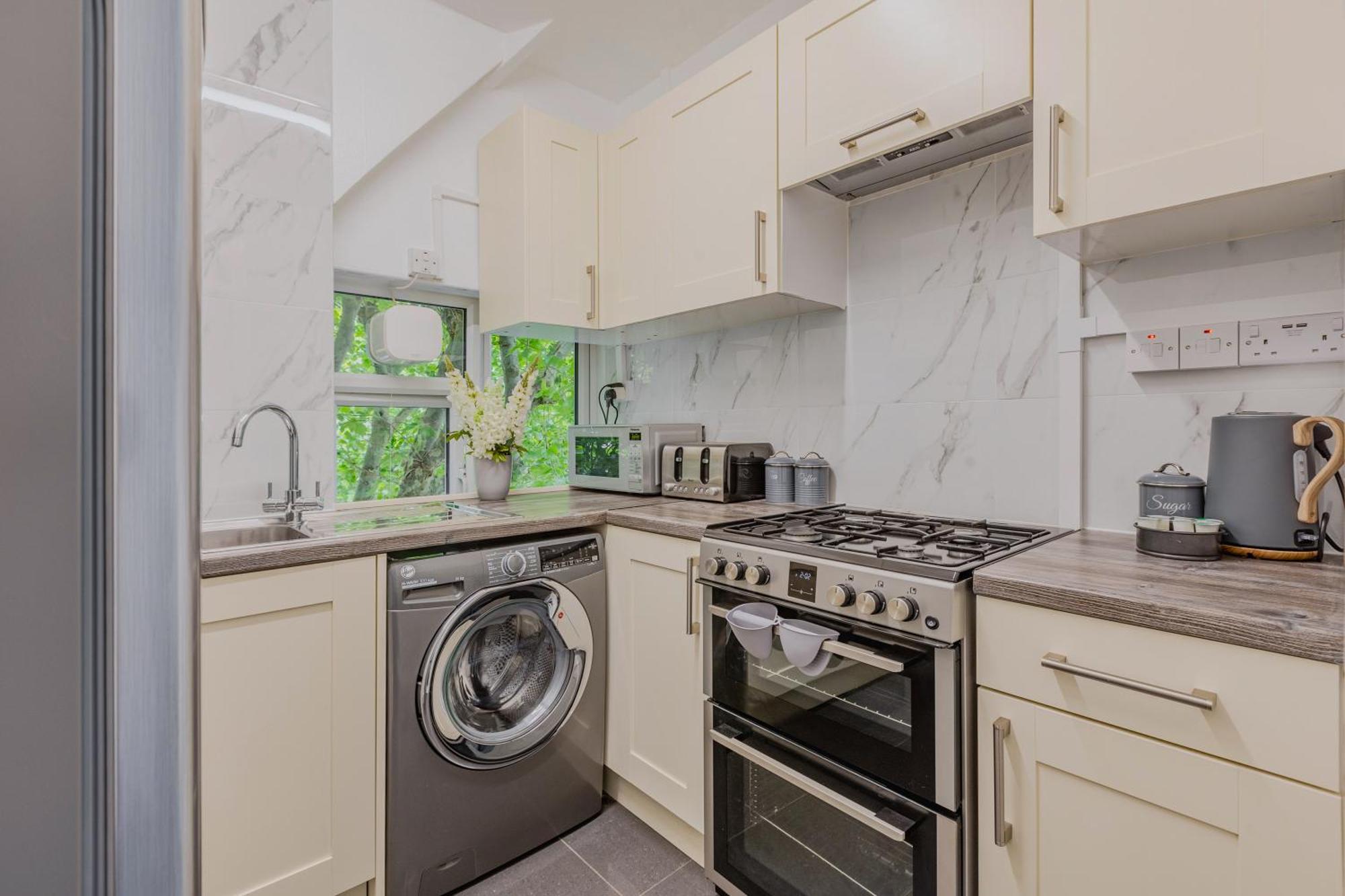 Lovely 2br Battersea, 7min Clapham Junction St * London