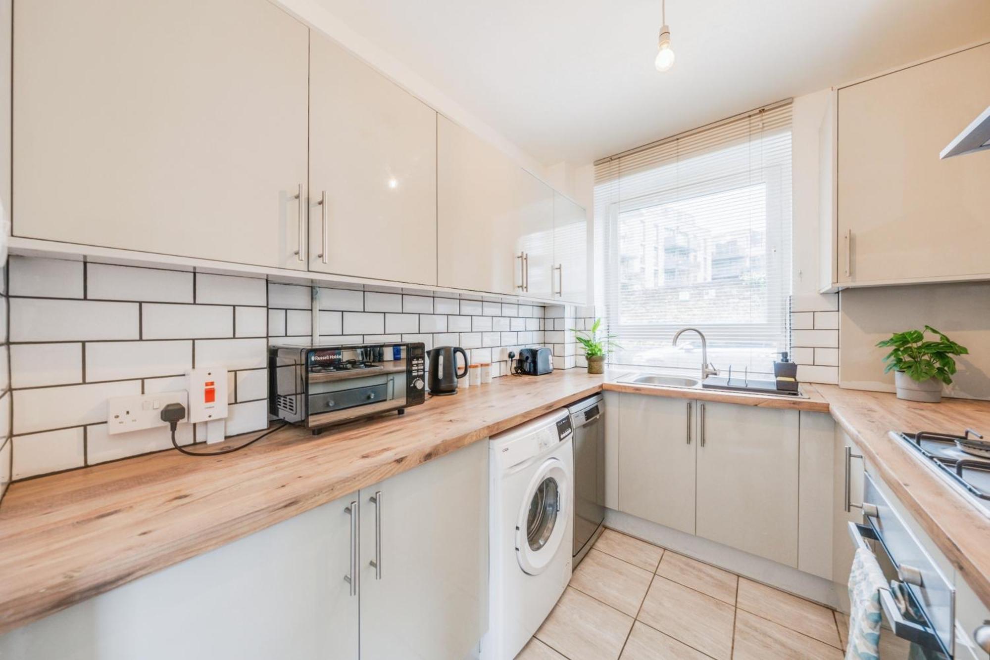 Apartment Stylish Flat, Bridge, Free Weekend Parking *
