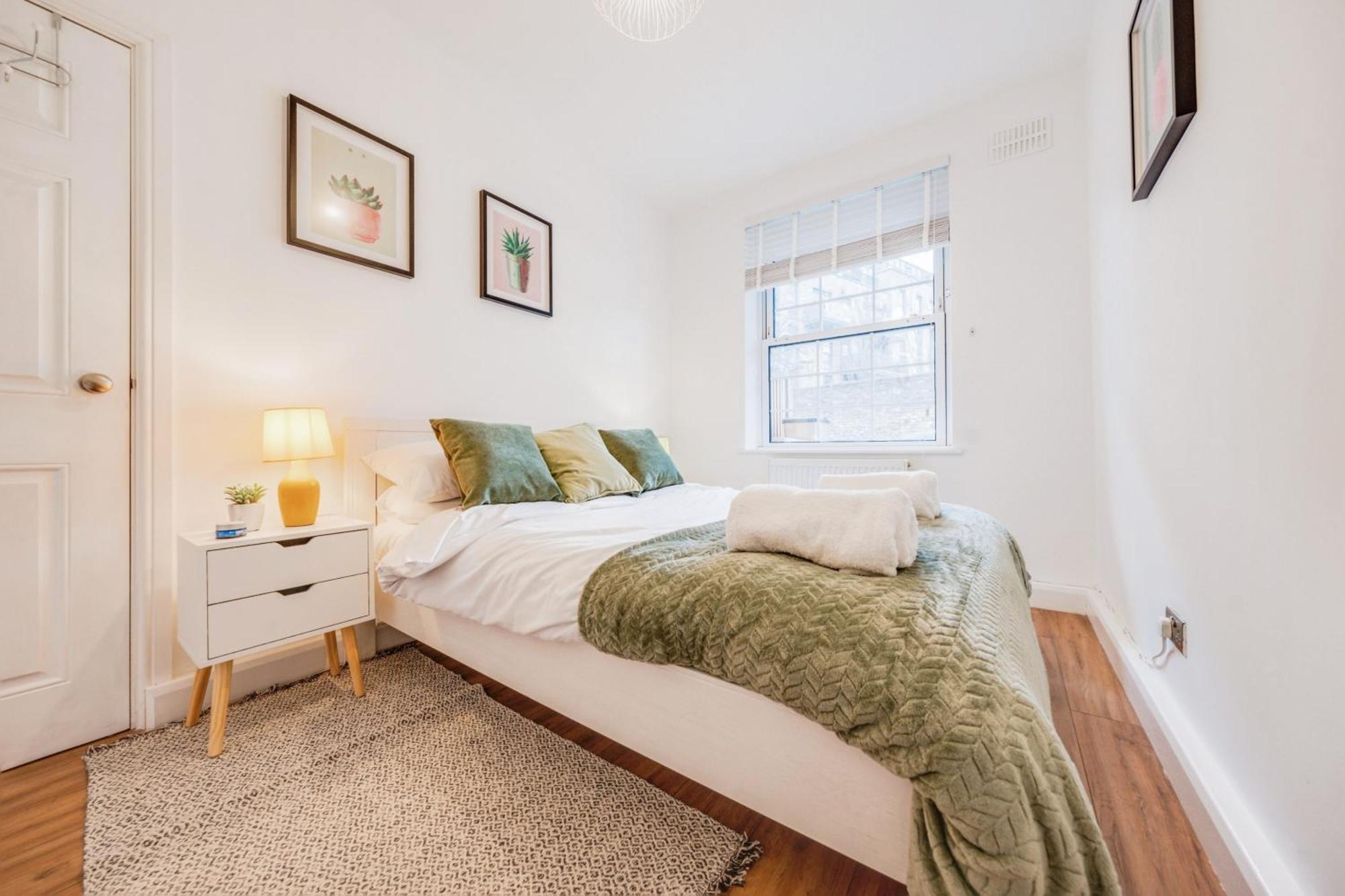 Stylish Flat, Bridge, Free Weekend Parking
