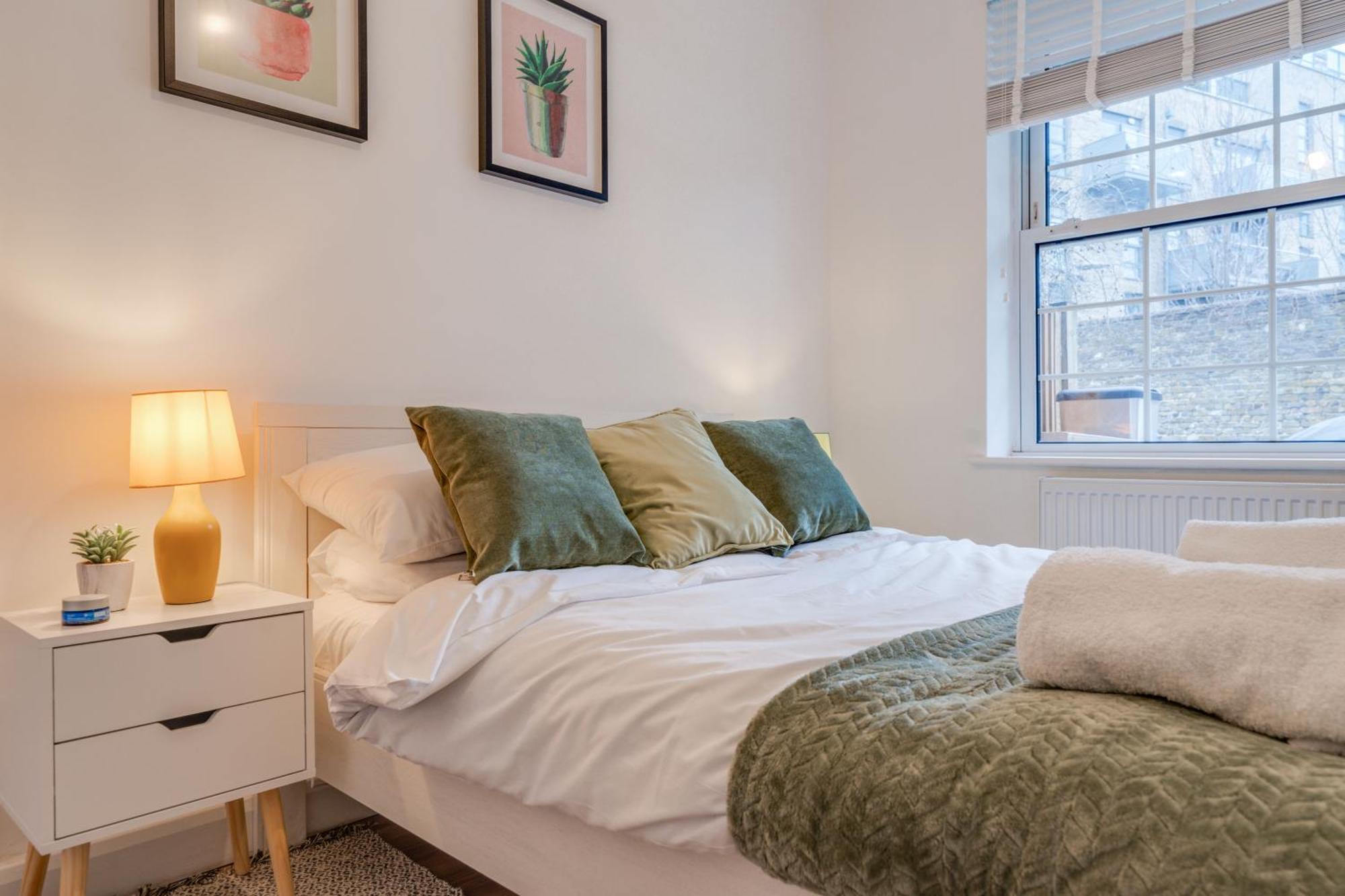 Stylish Flat, Bridge, Free Weekend Parking