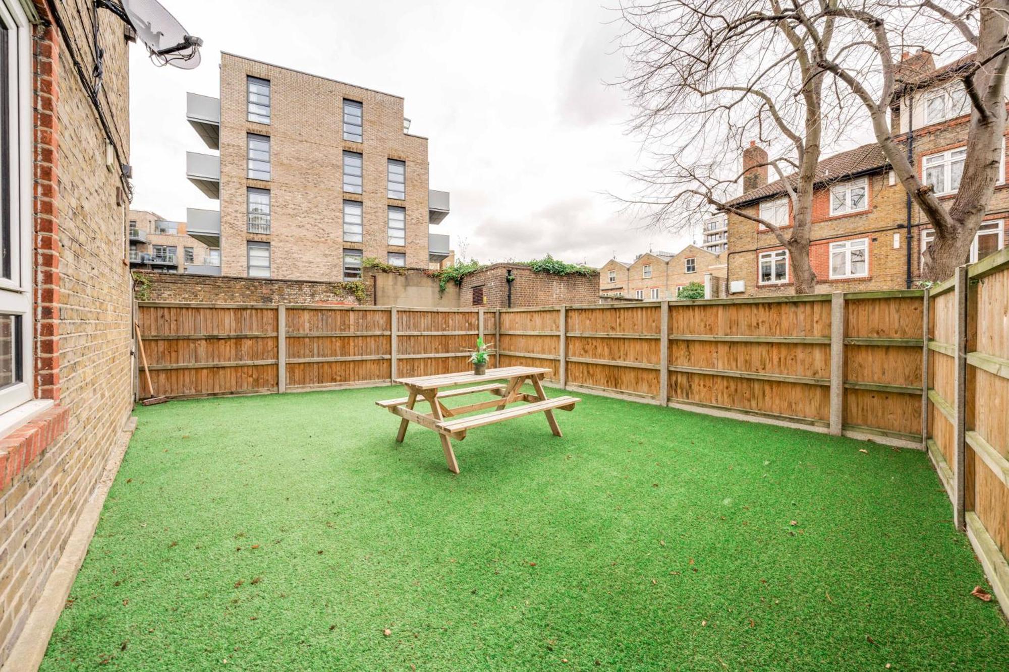 Stylish Flat, Bridge, Free Weekend Parking Apartment London