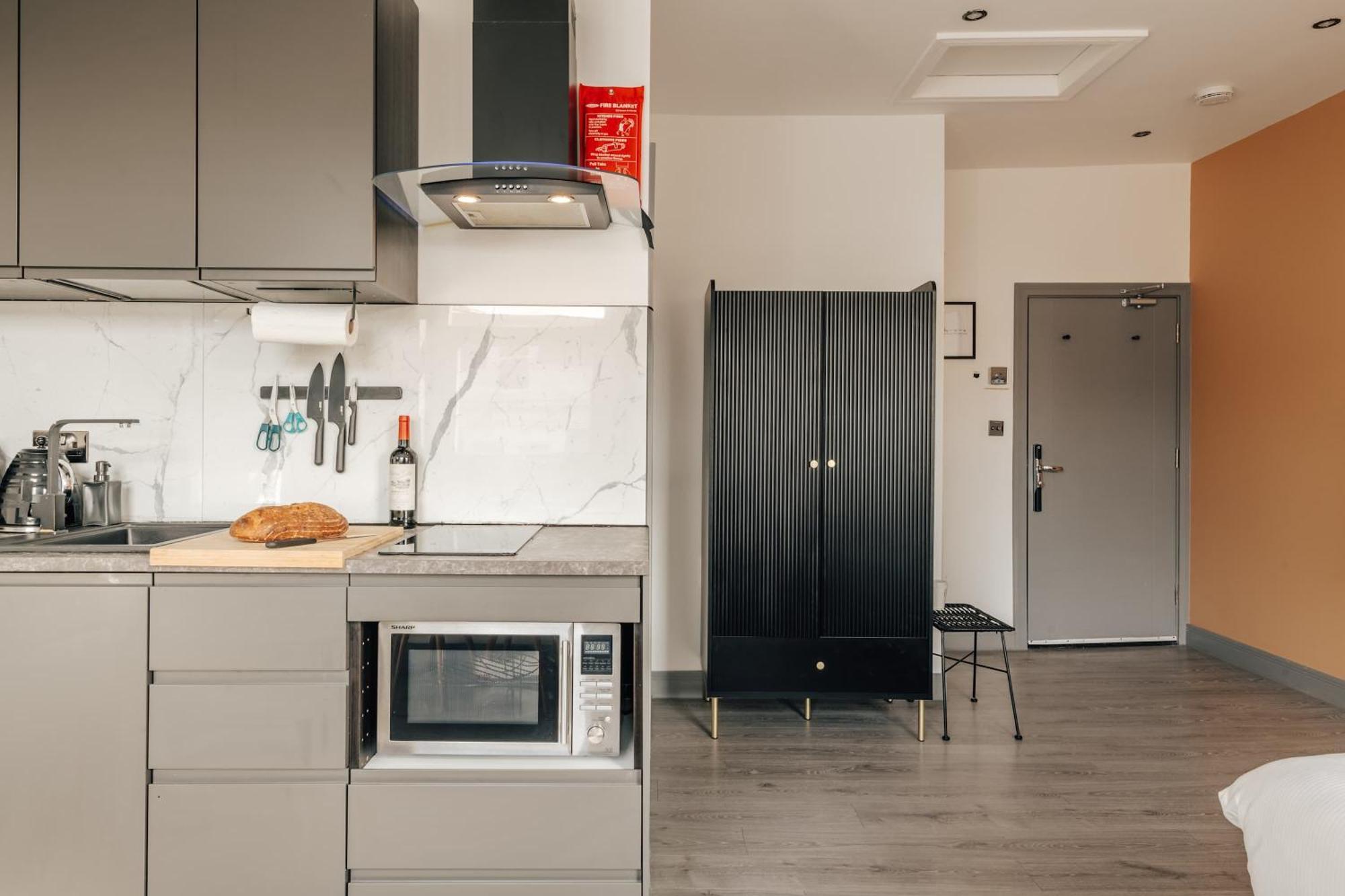 Lovely In Earls Court * London