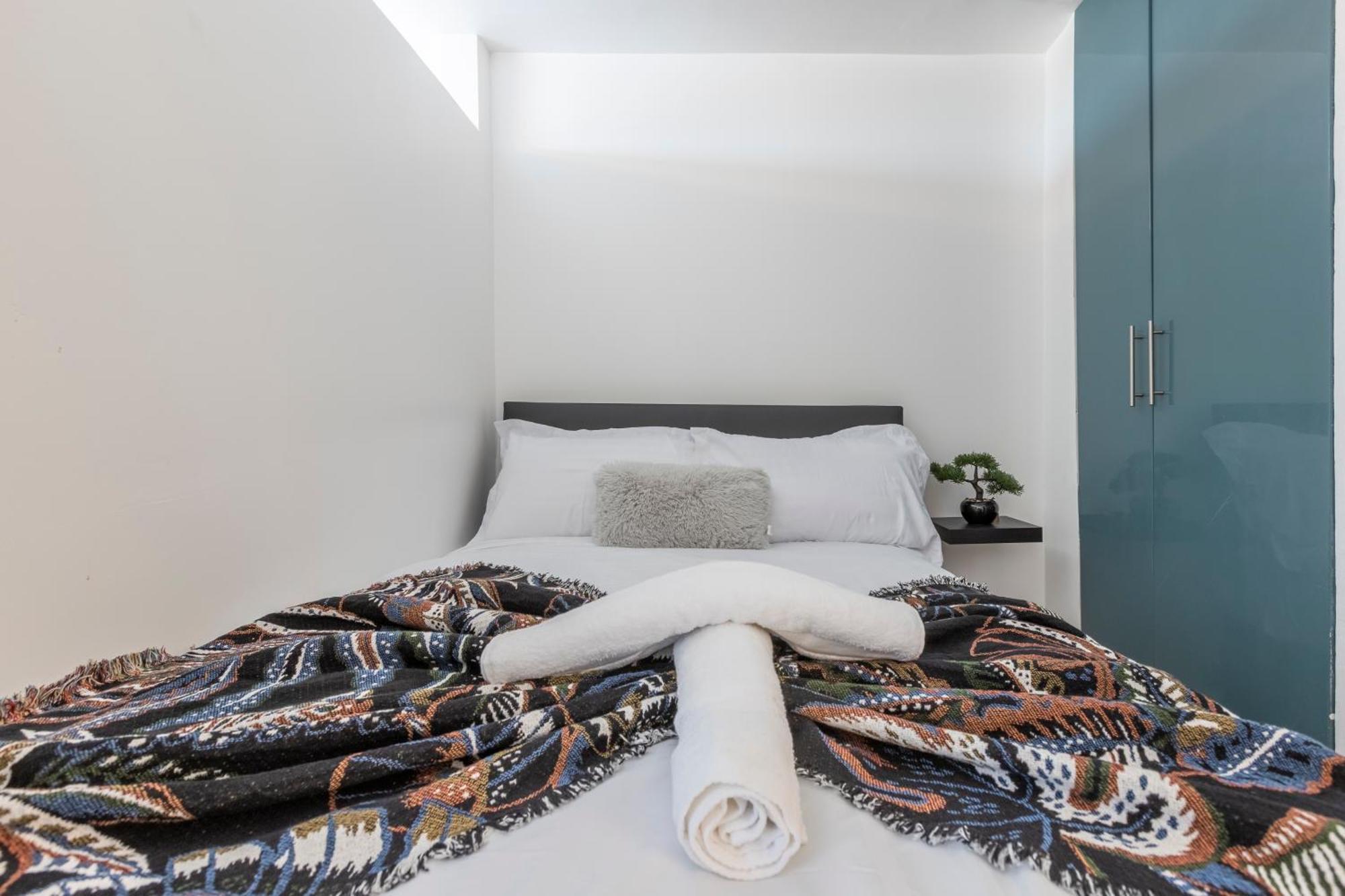 Shepherds Haven Luxury 4 Bed Flat With Self Check In Appartement Londen