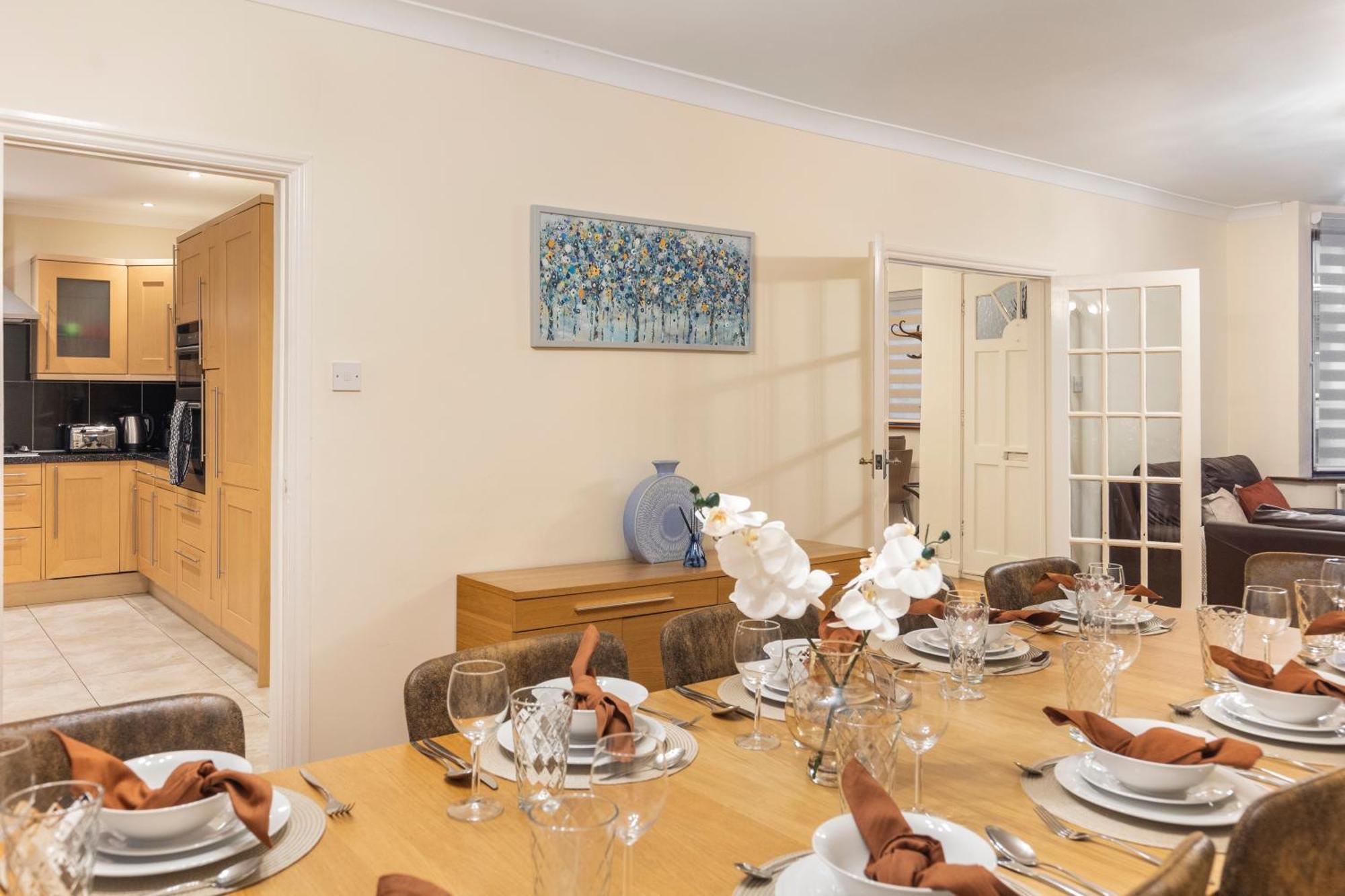 Ferienhaus Spacious 4 Bedroom House London