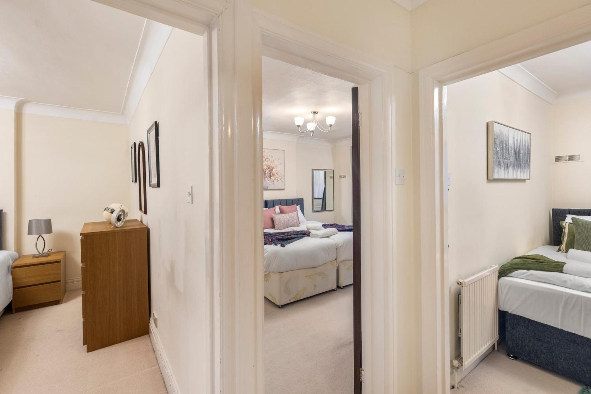 Ferienhaus Spacious 4 Bedroom House London