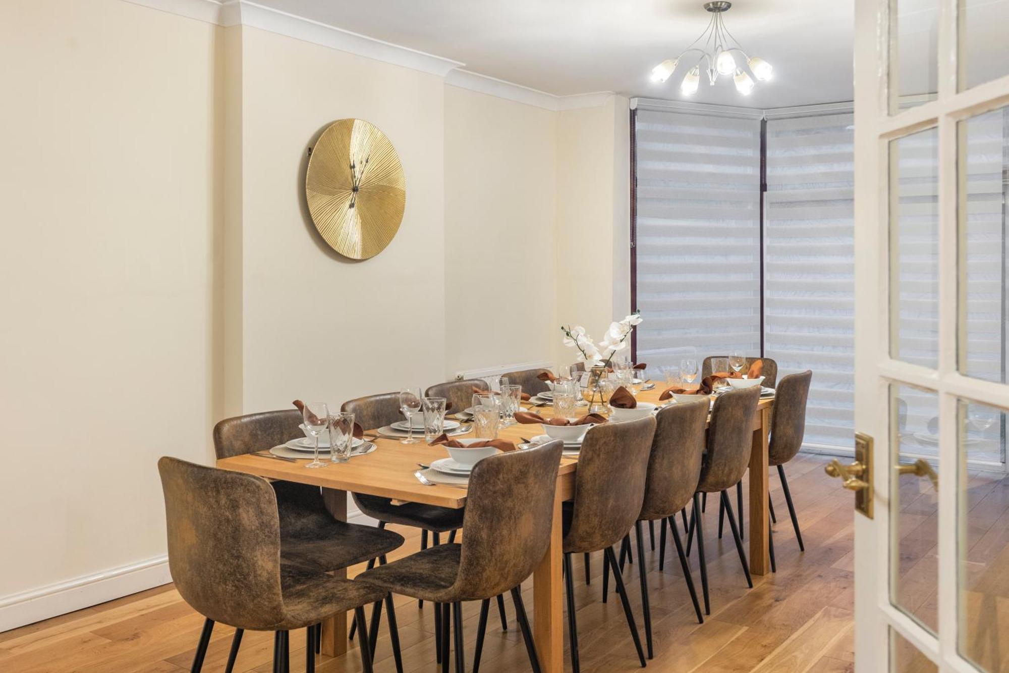 Ferienhaus Spacious 4 Bedroom House London