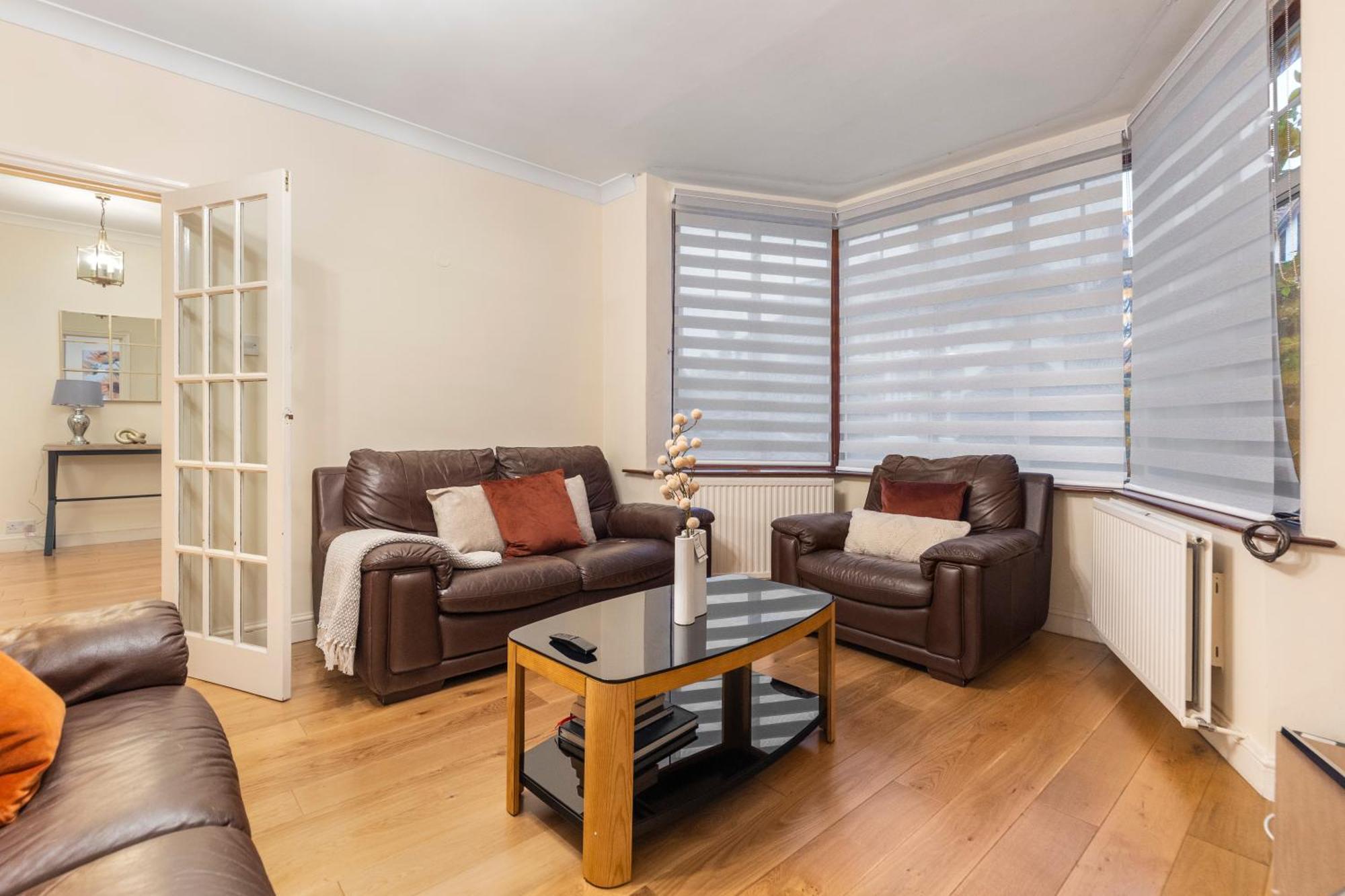 Ferienhaus Spacious 4 Bedroom House London