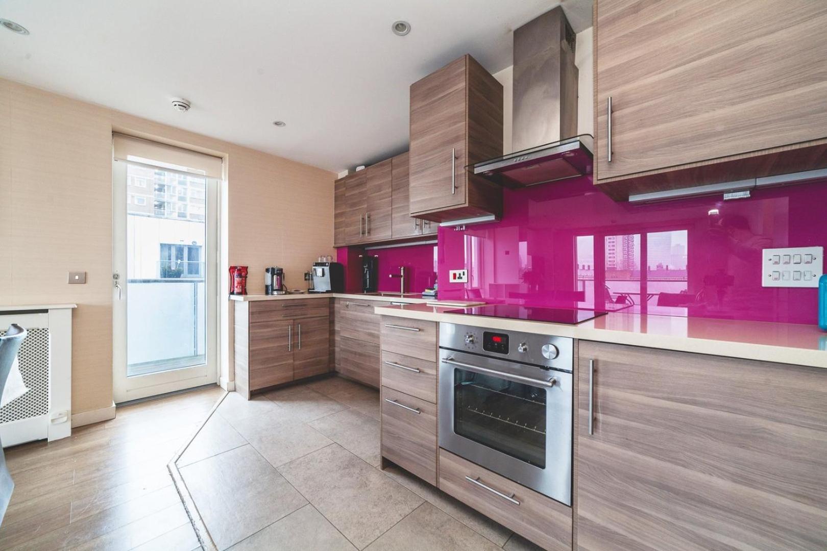 Apartment Cosy 2-bed Poplar Flat W/ Views *