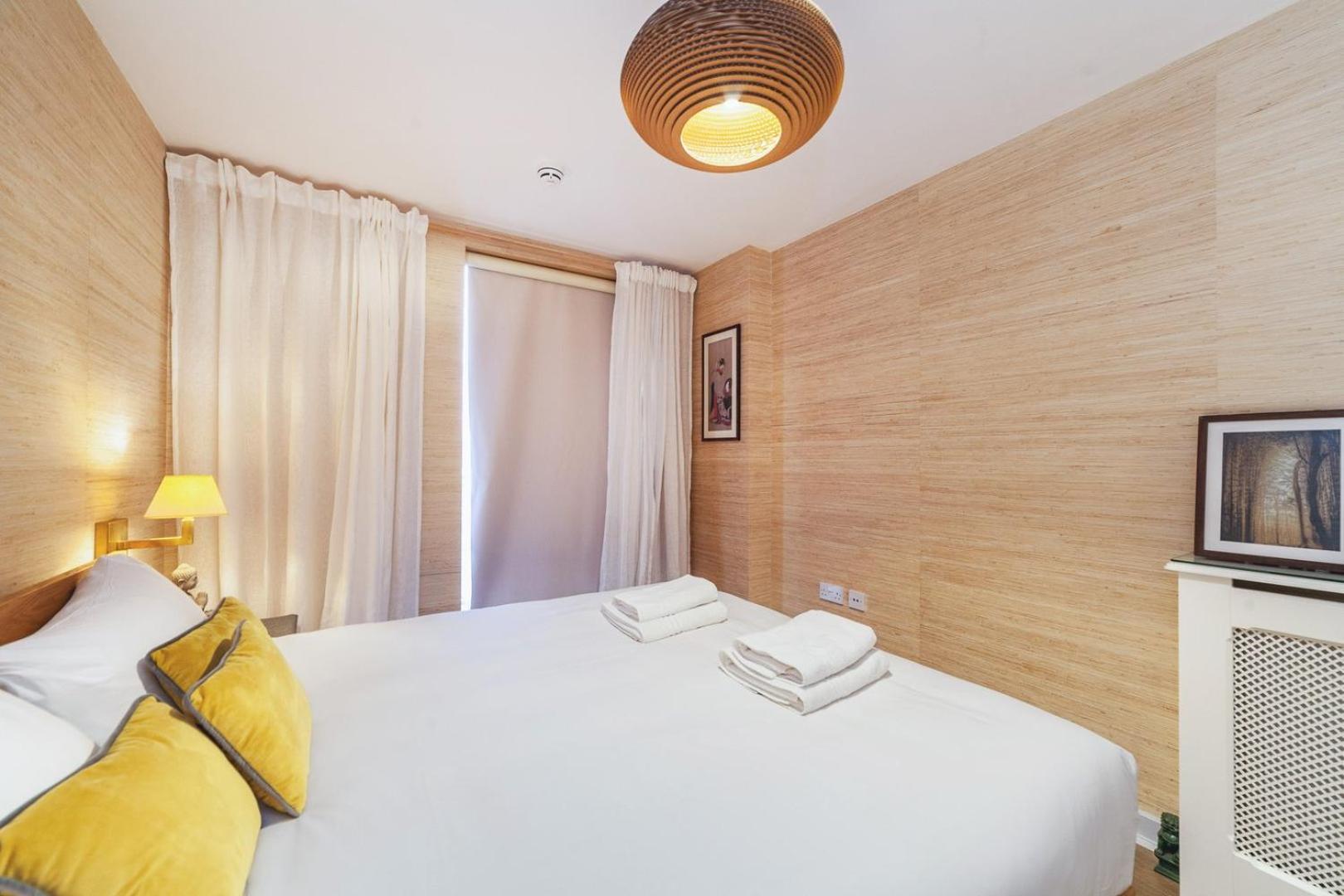 Cosy 2-bed Poplar Flat W/ Views London