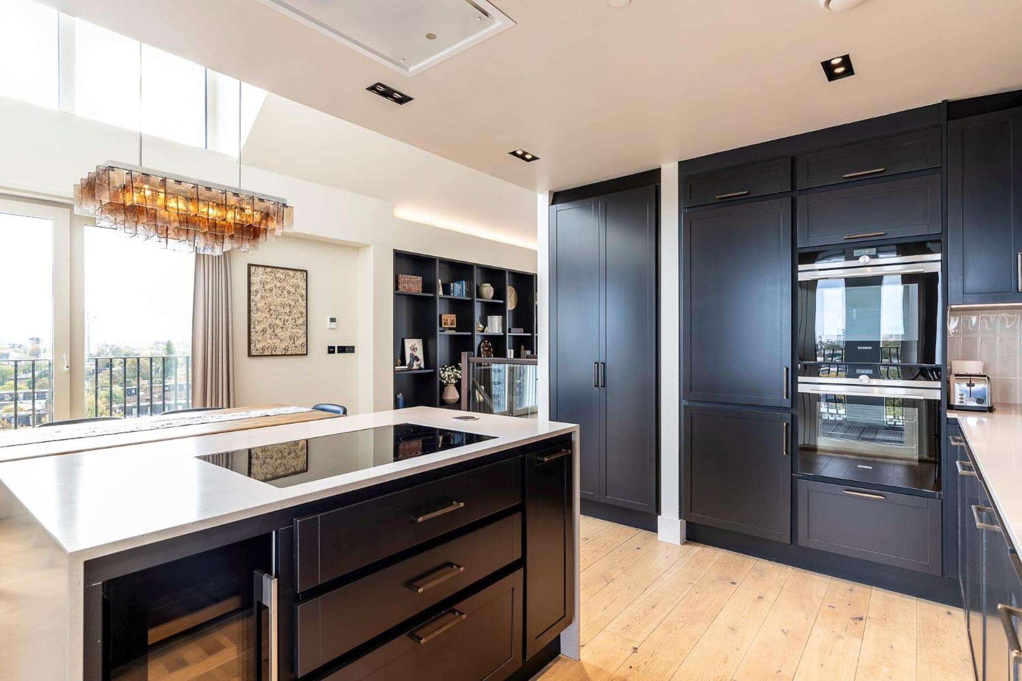 3br 2bth Penthouse In London