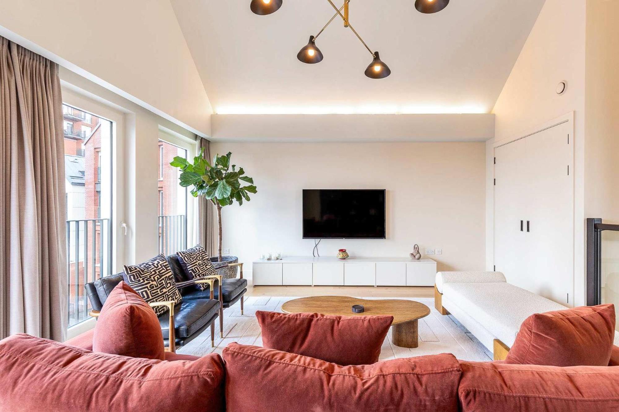 3br 2bth Penthouse In Appartement *
