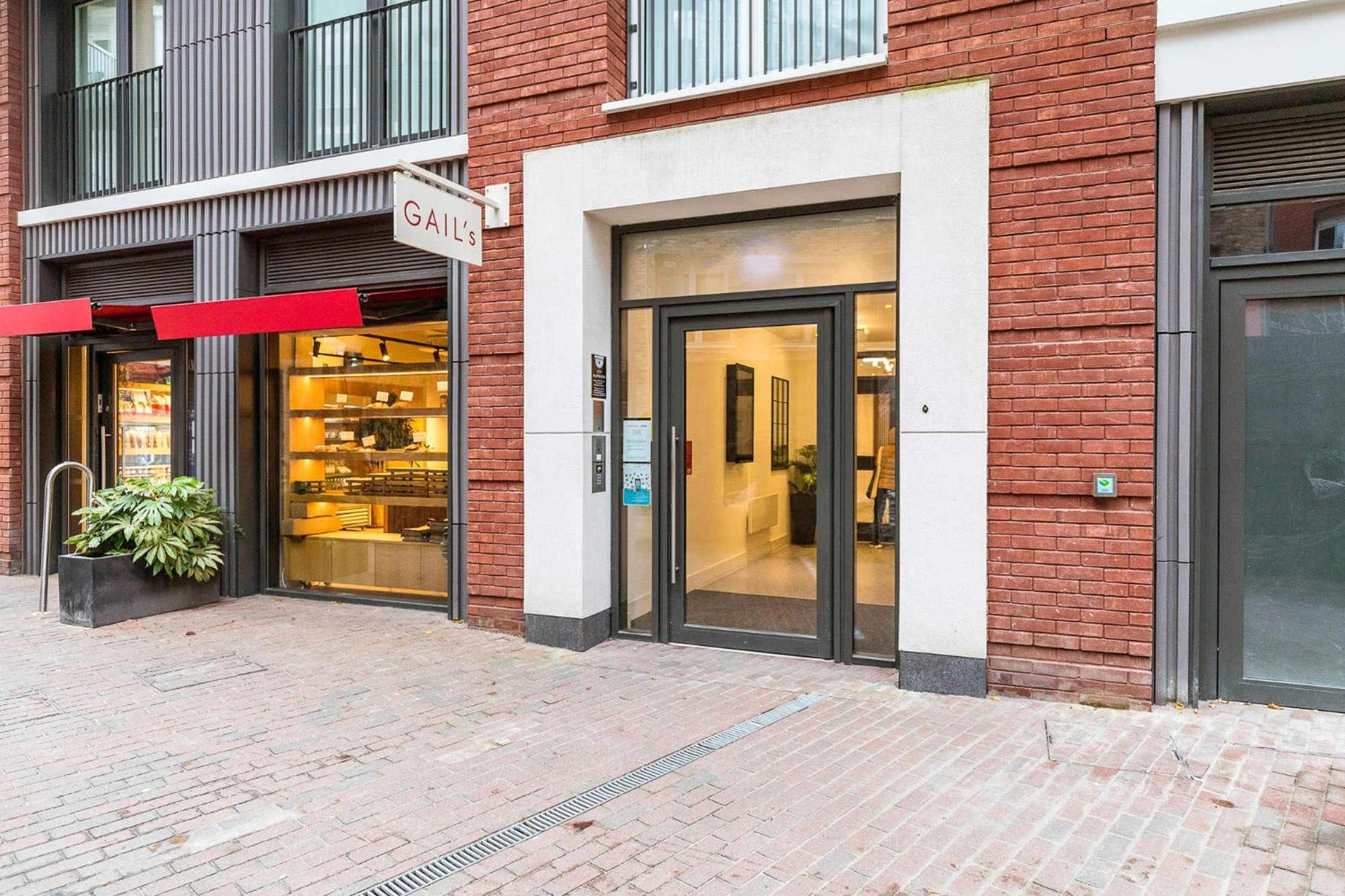 3br 2bth Penthouse In Londen