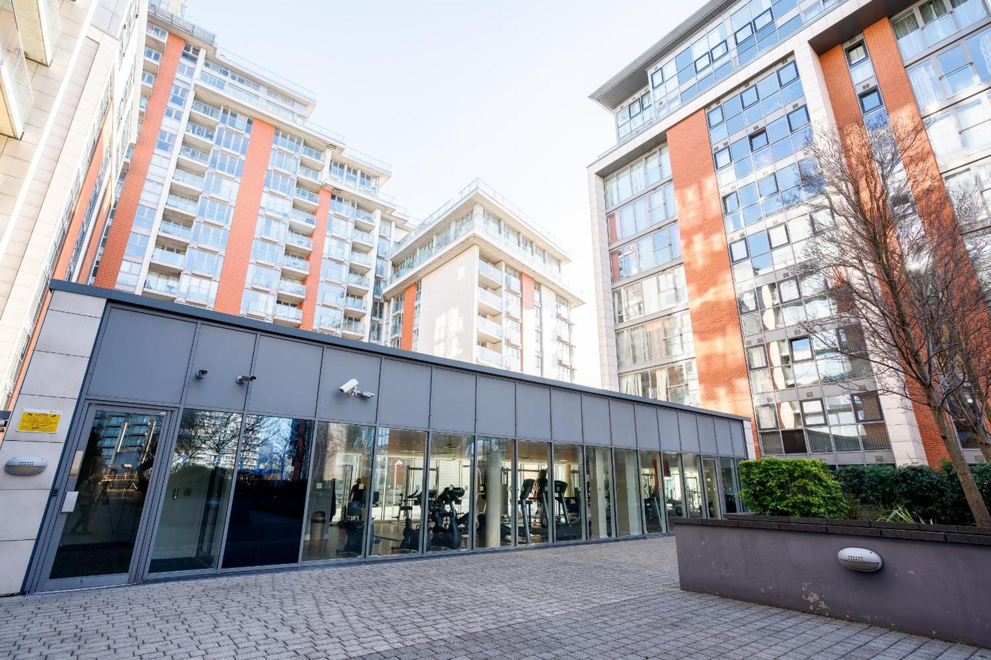32 Ross Apartment, Canary Wharf Area *
