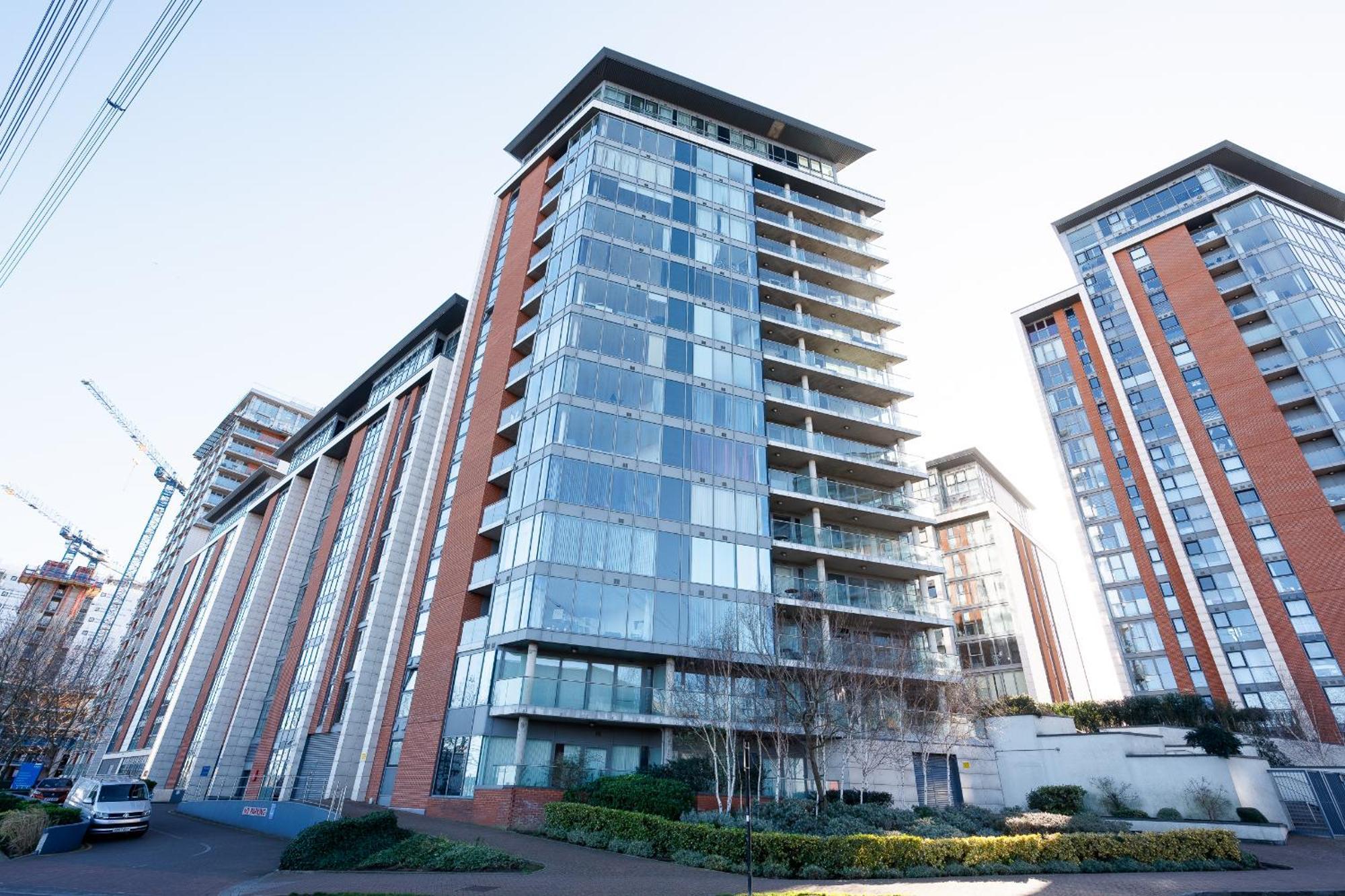 32 Ross Apartment, Canary Wharf Area * London