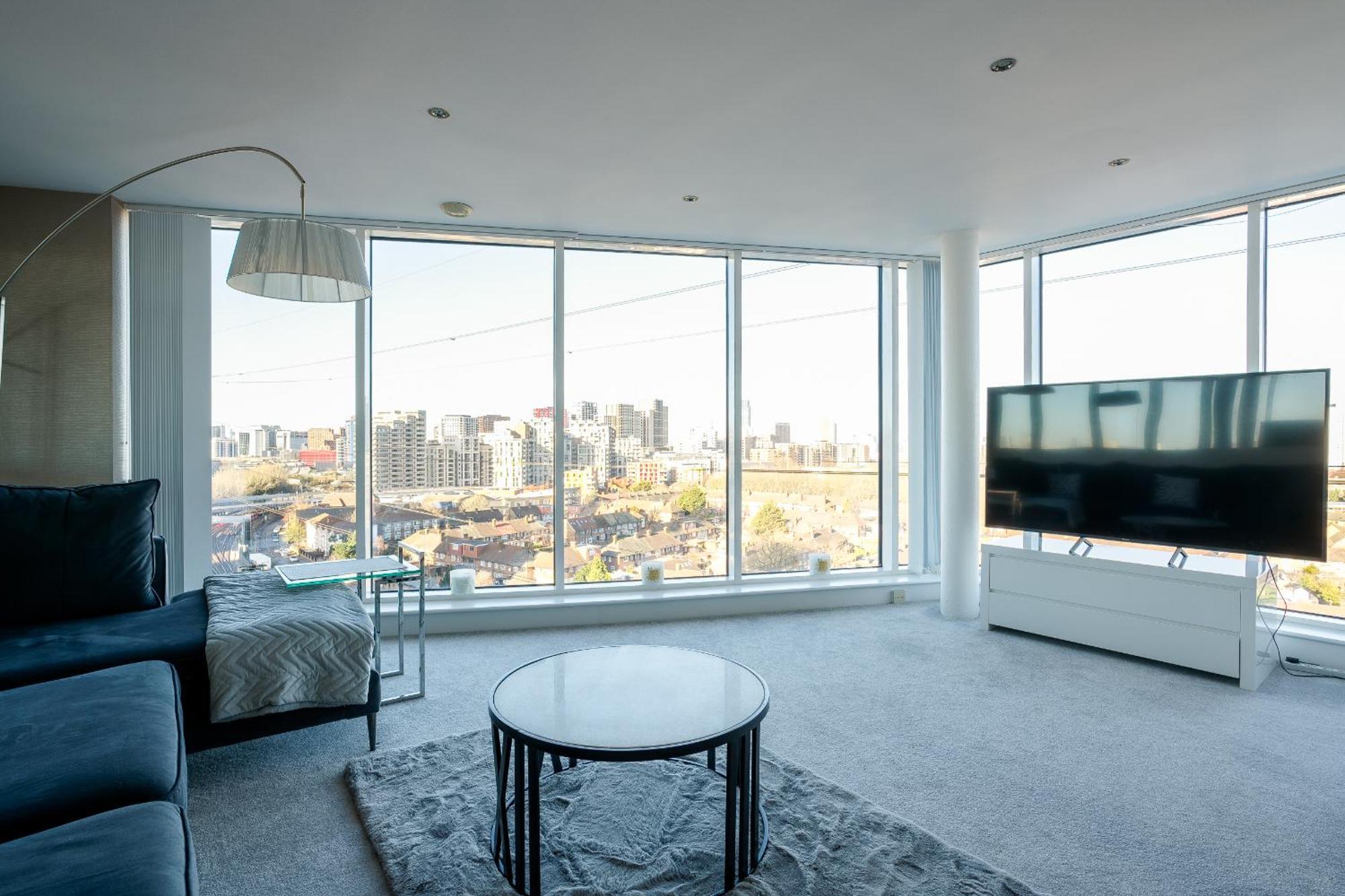 32 Ross Apartment, Canary Wharf Area Apartment London