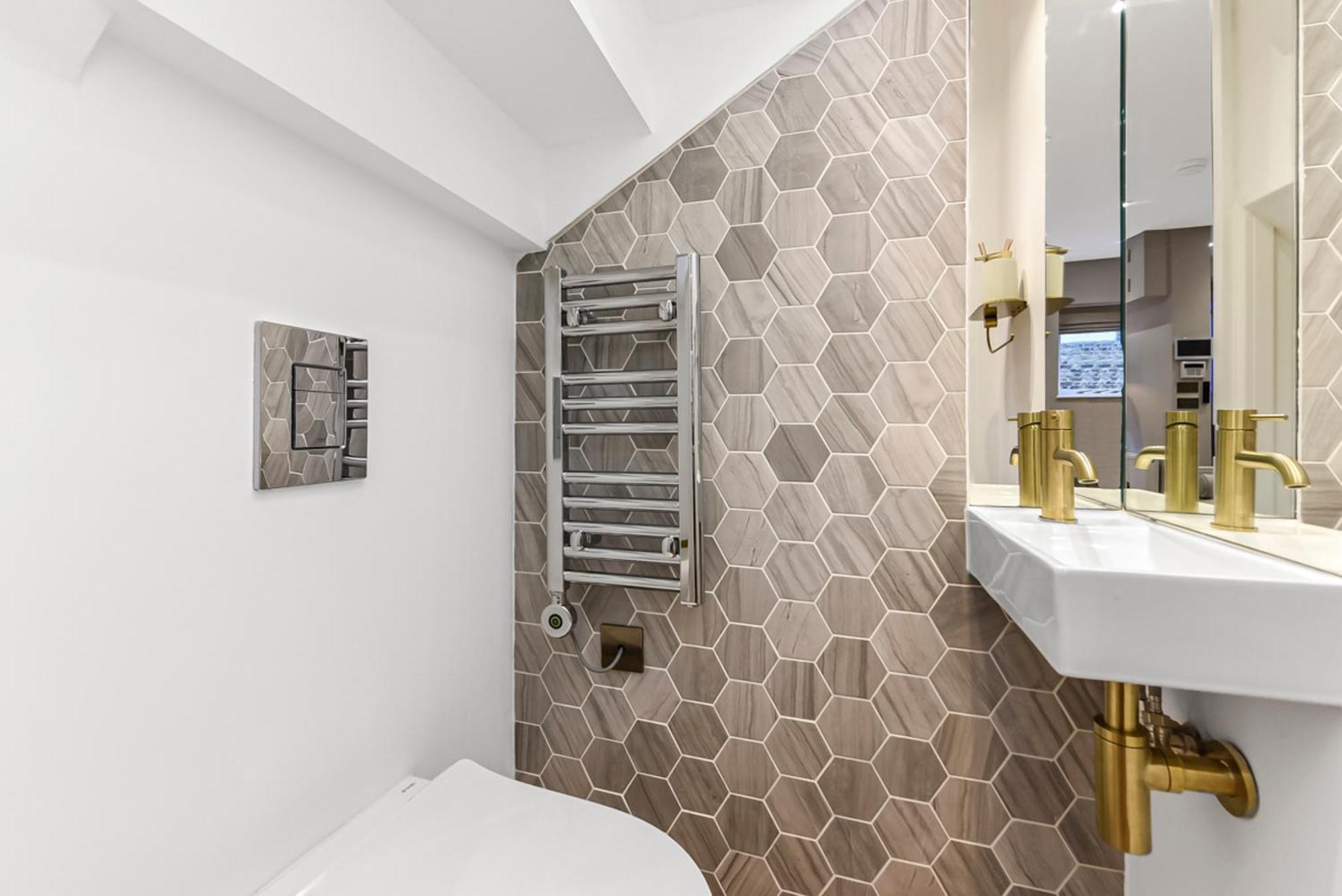 Upscale 3-br Haven In Highend And Trendy Location London