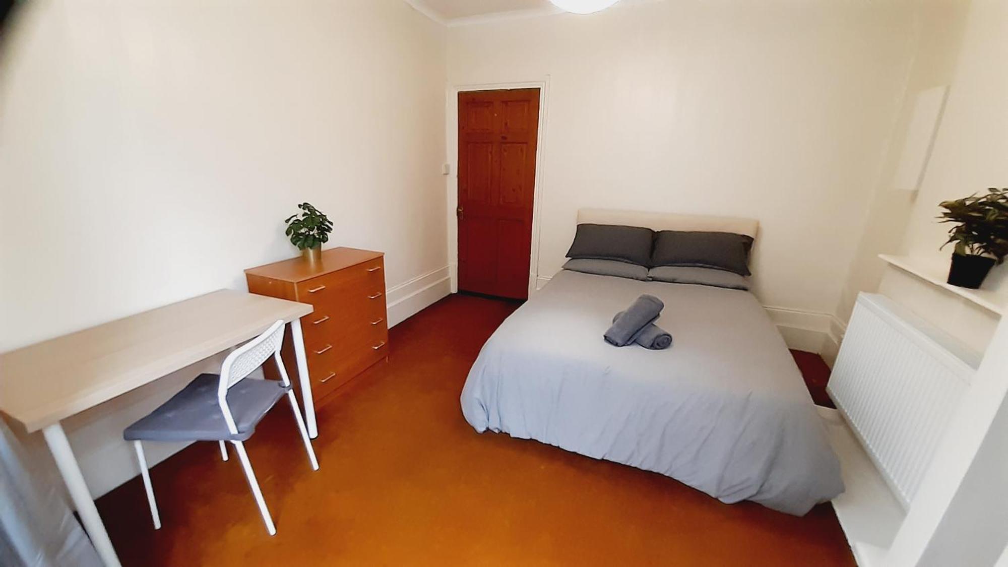 Homestay Shared House E11 *