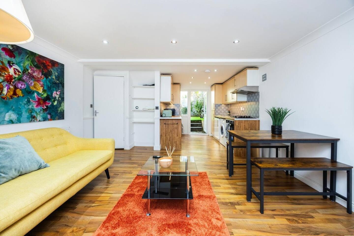 Modern - 5 Mins To Whitechapel Station