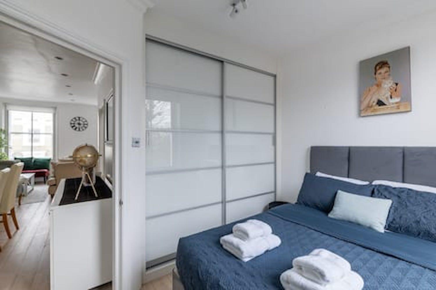Stylish 2br Chelsea Penthouse With Private Rooftop *