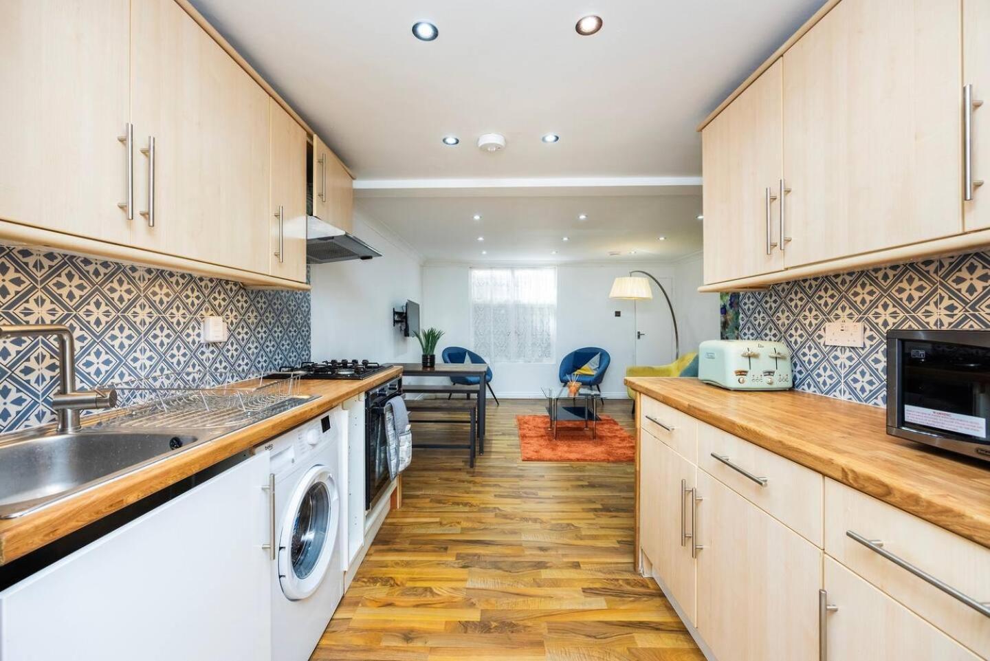 Modern - 5 Mins To Whitechapel Station * London