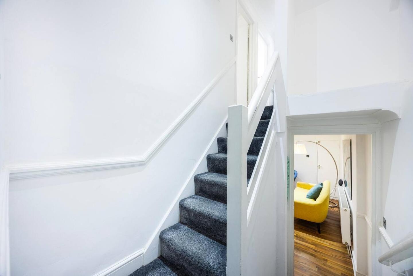 Modern - 5 Mins To Whitechapel Station London