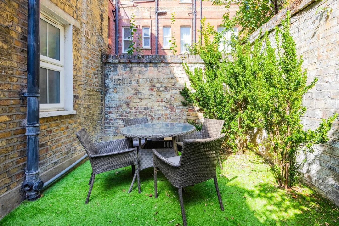 Modern - 5 Mins To Whitechapel Station