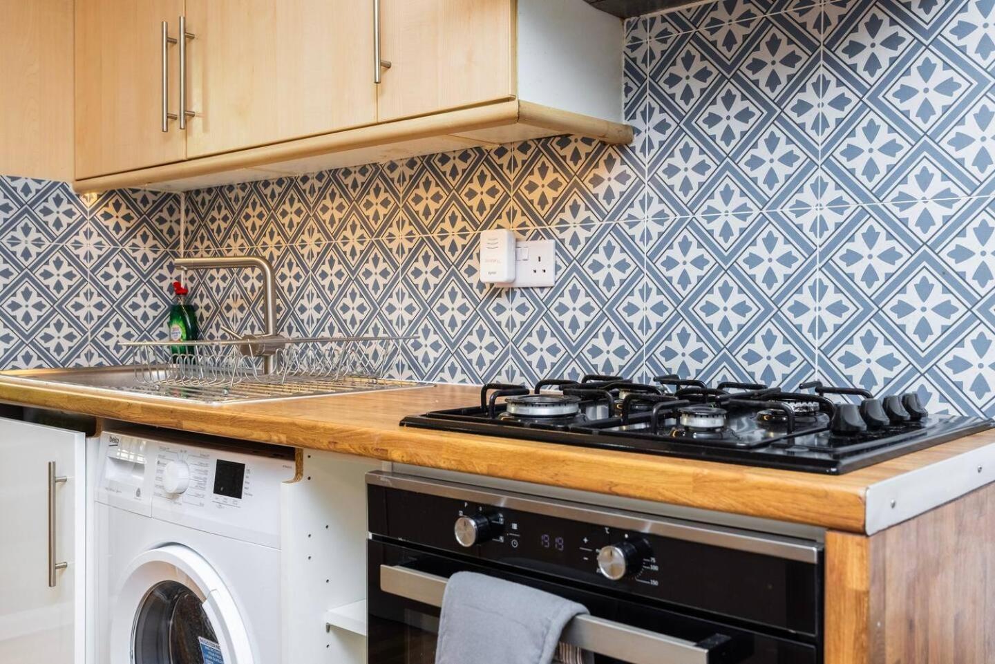 Holiday home Modern - 5 Mins To Whitechapel Station