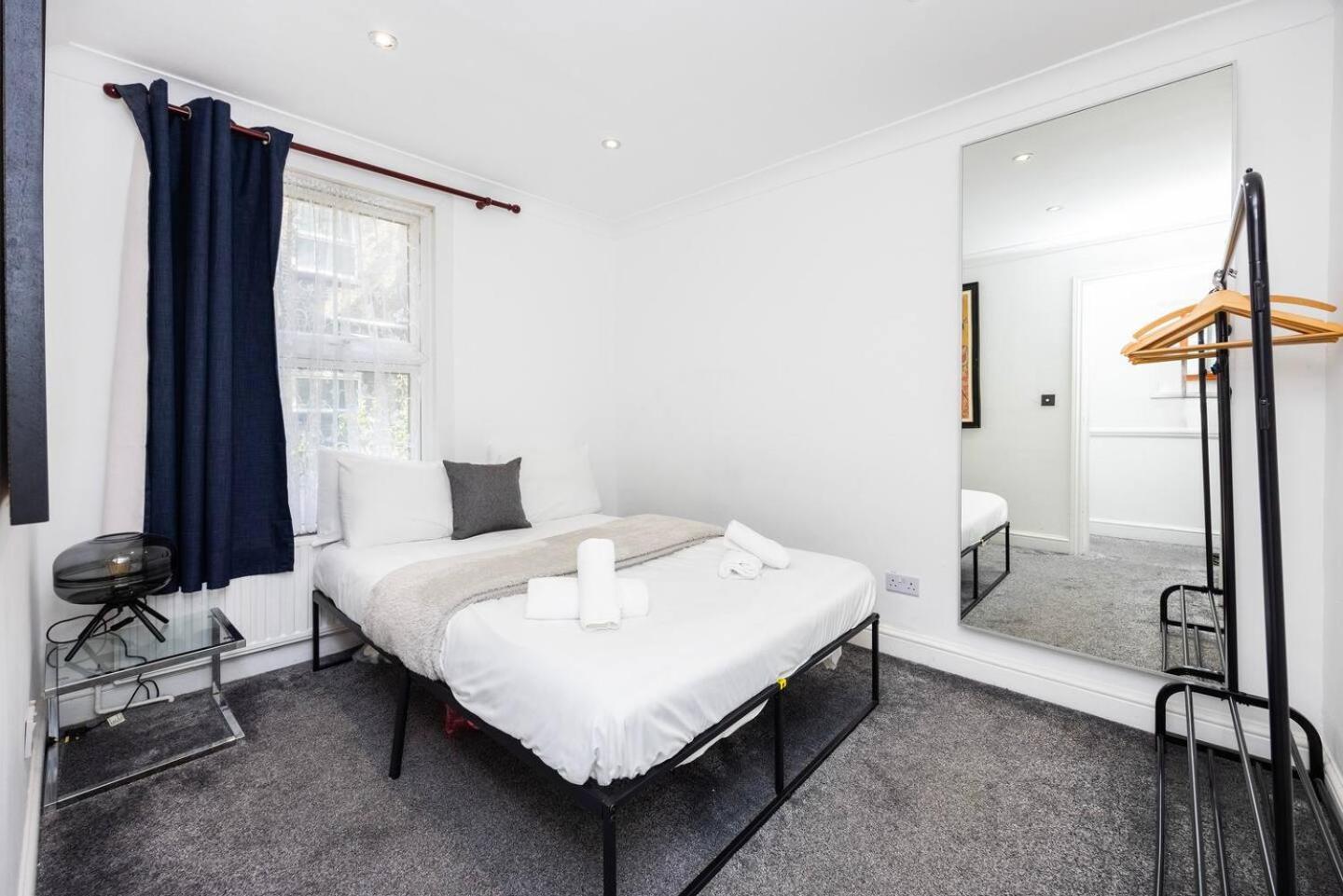 Holiday home Modern - 5 Mins To Whitechapel Station London