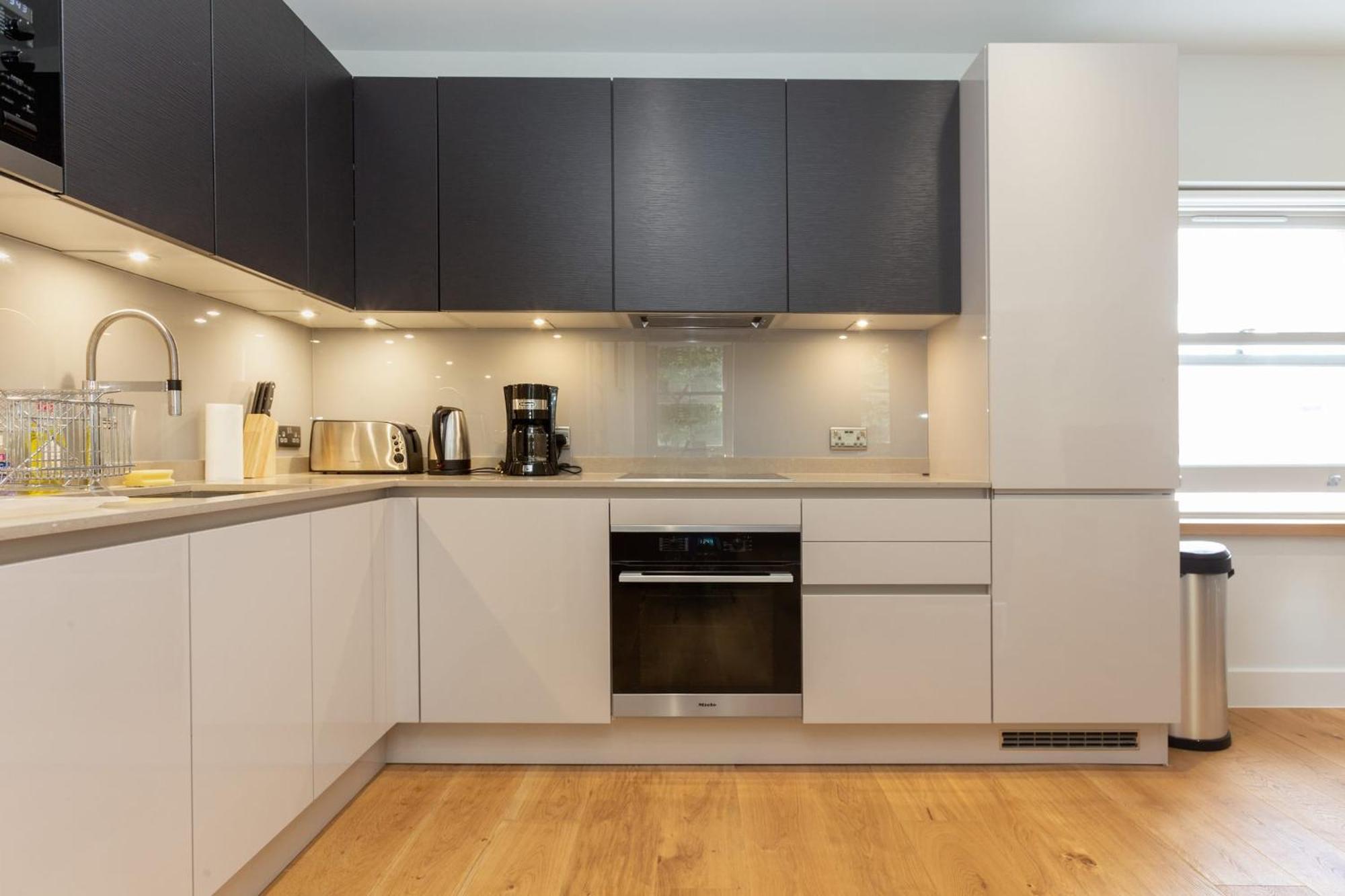 - 2br2ba By Bloomsbury Apartment