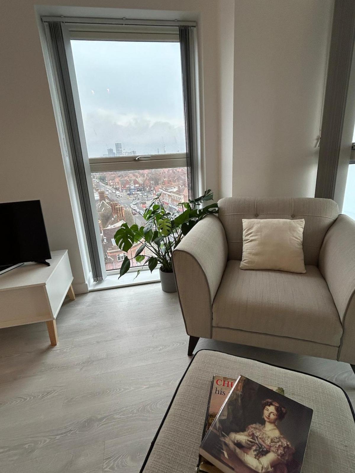 Dionisio Cozy London