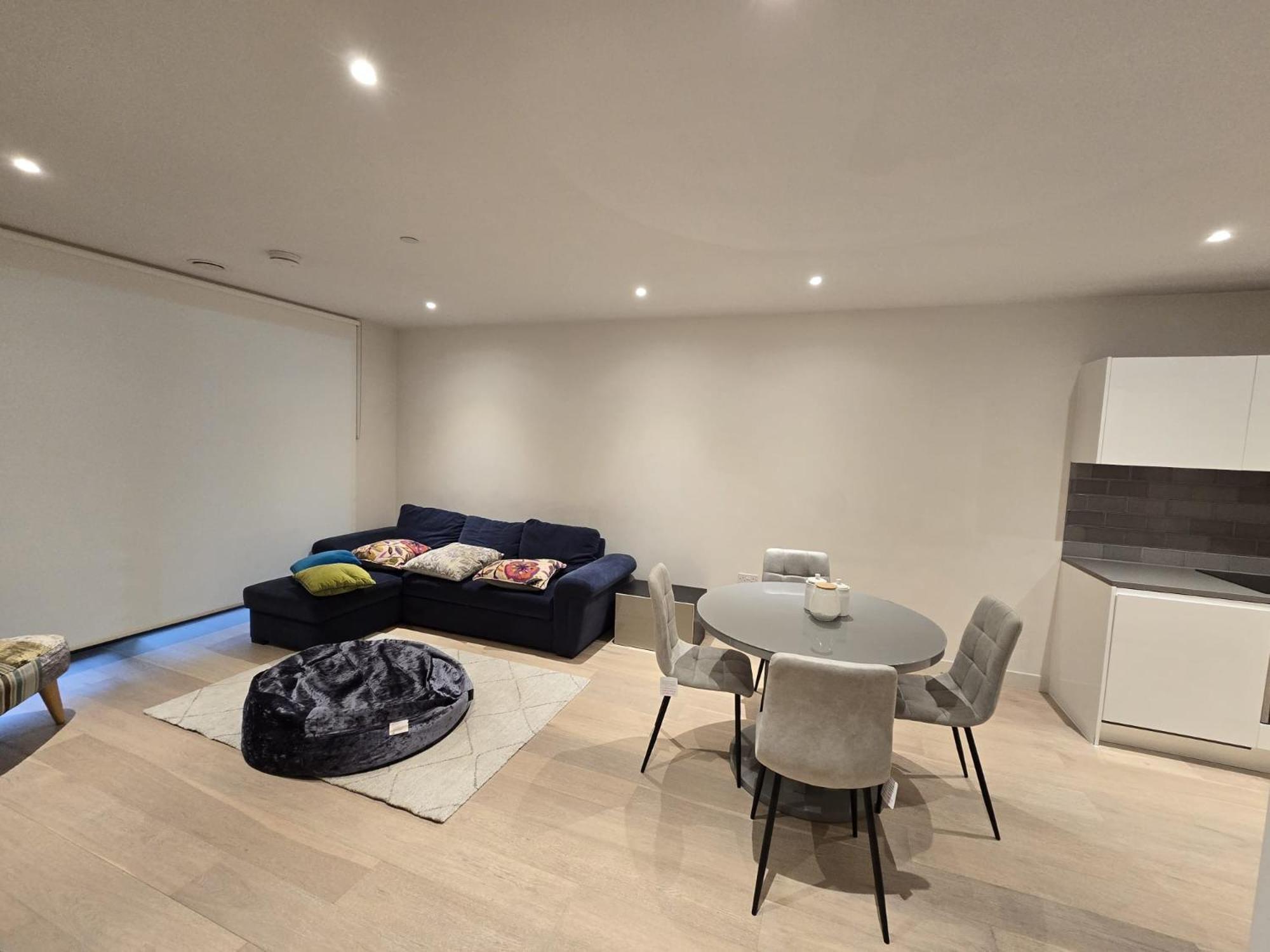 Homestay En-suite Toilet In Private Excel Airport Royal Wharf London
