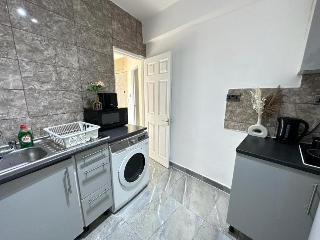 Apartment Park Lane Beautiful Family London