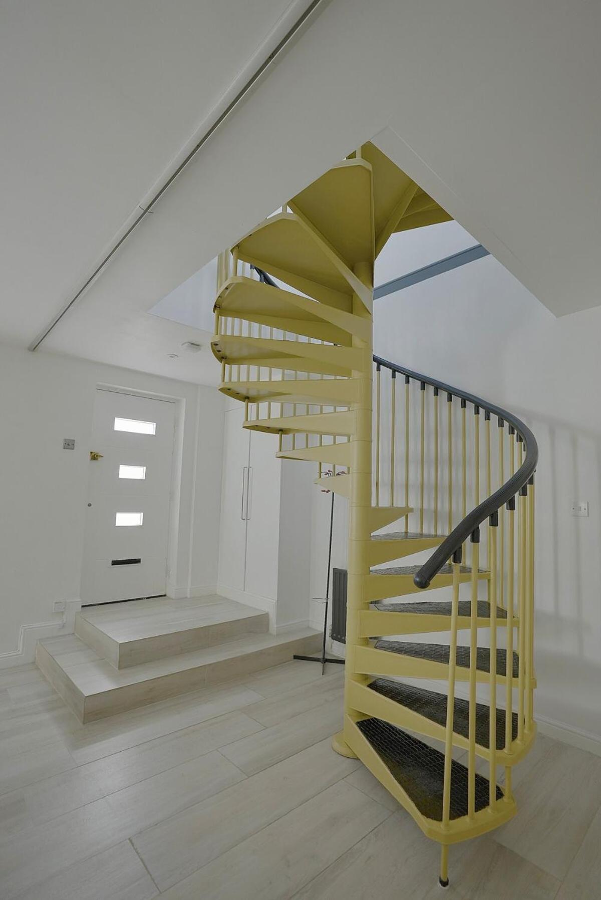 Spacious And Stylish Pad Holiday home