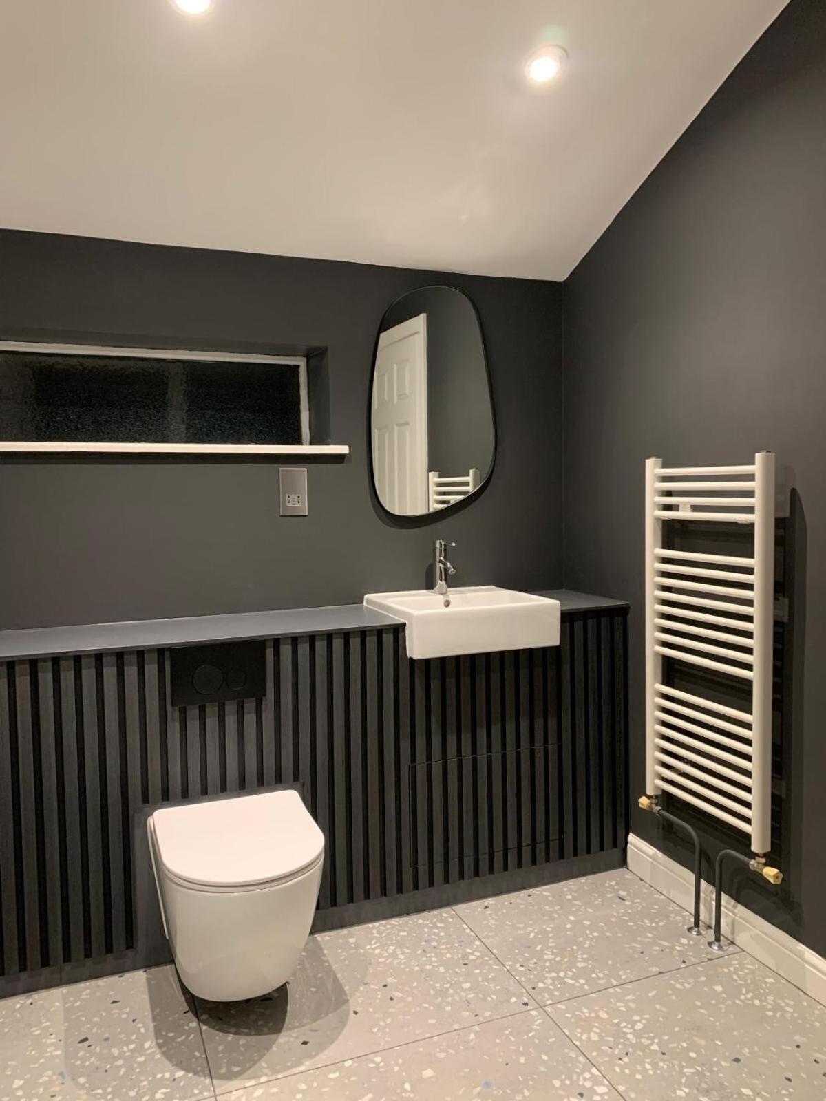 Spacious And Stylish Pad * London