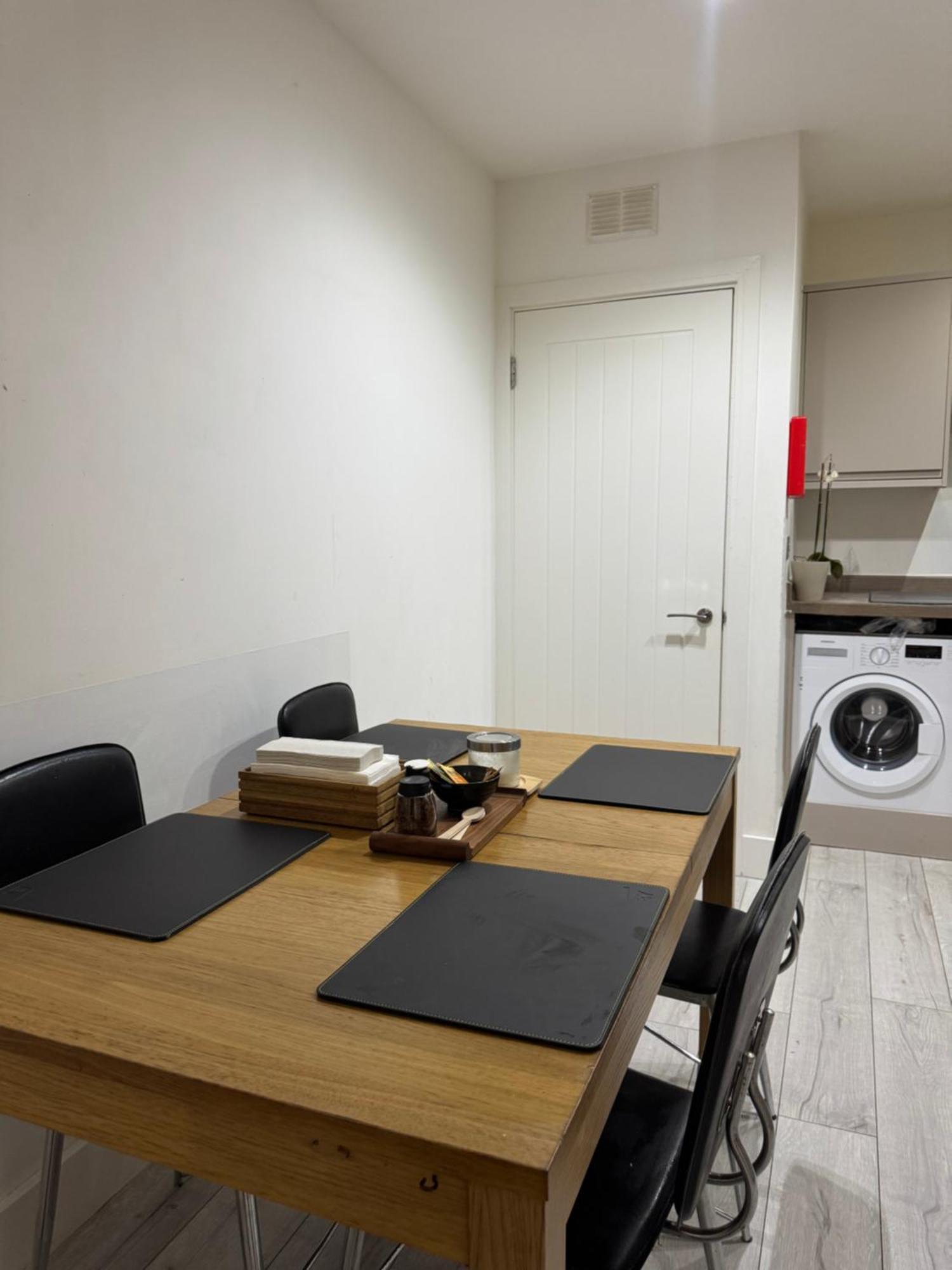 Modern Apartment *