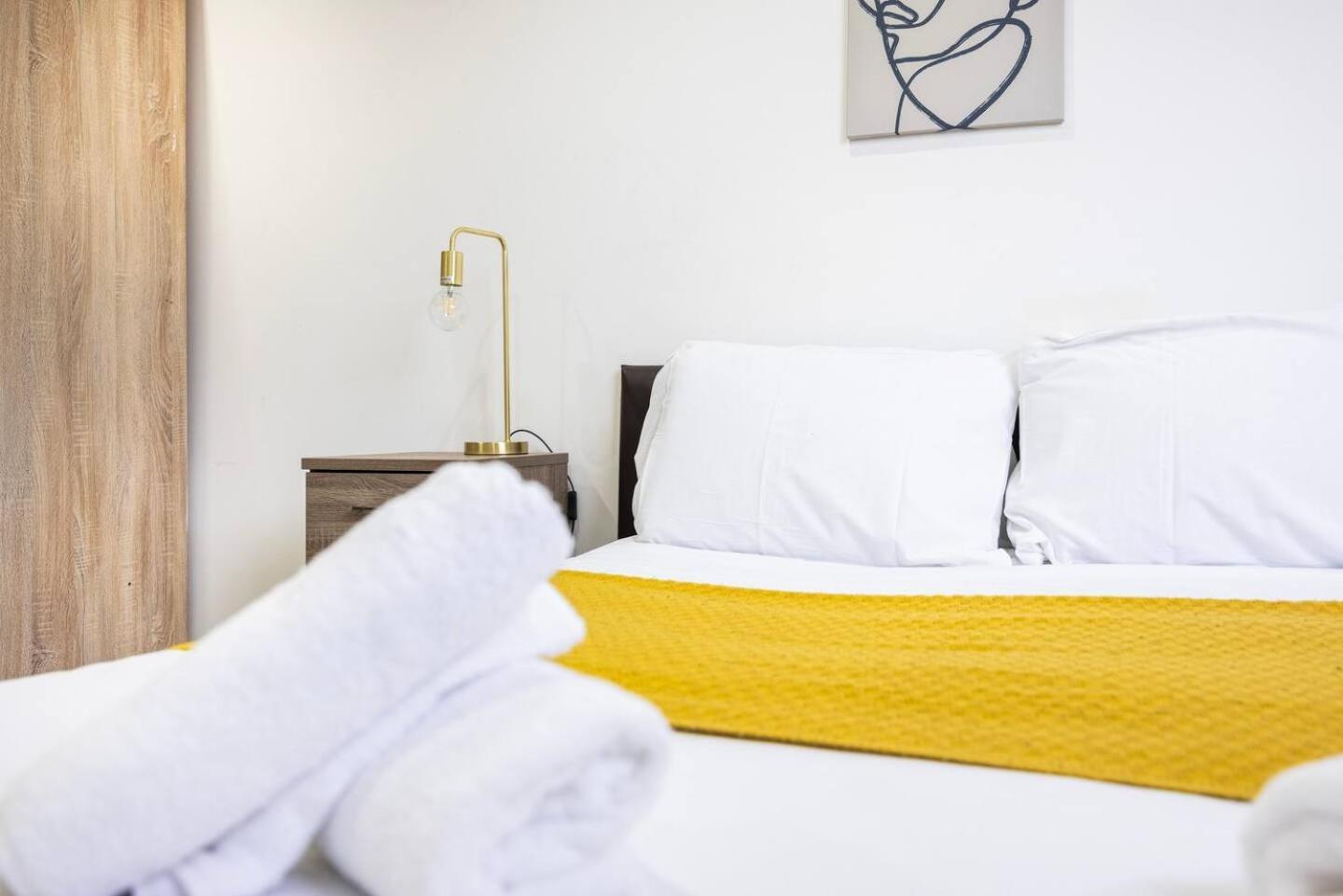 Ferienhaus Chic Steps From Liverpool Street *