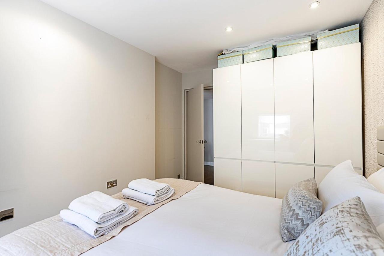 Apartment Stylish Battersea With Balcony