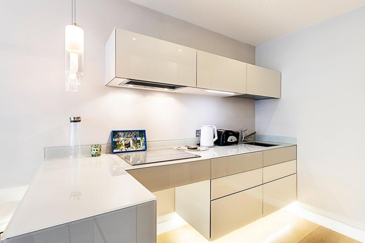 Stylish Battersea With Balcony London
