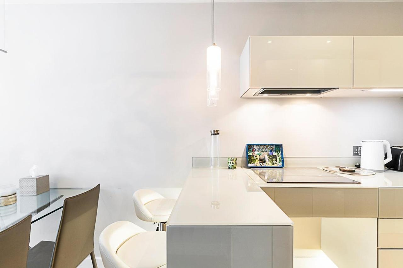 Stylish Battersea With Balcony London