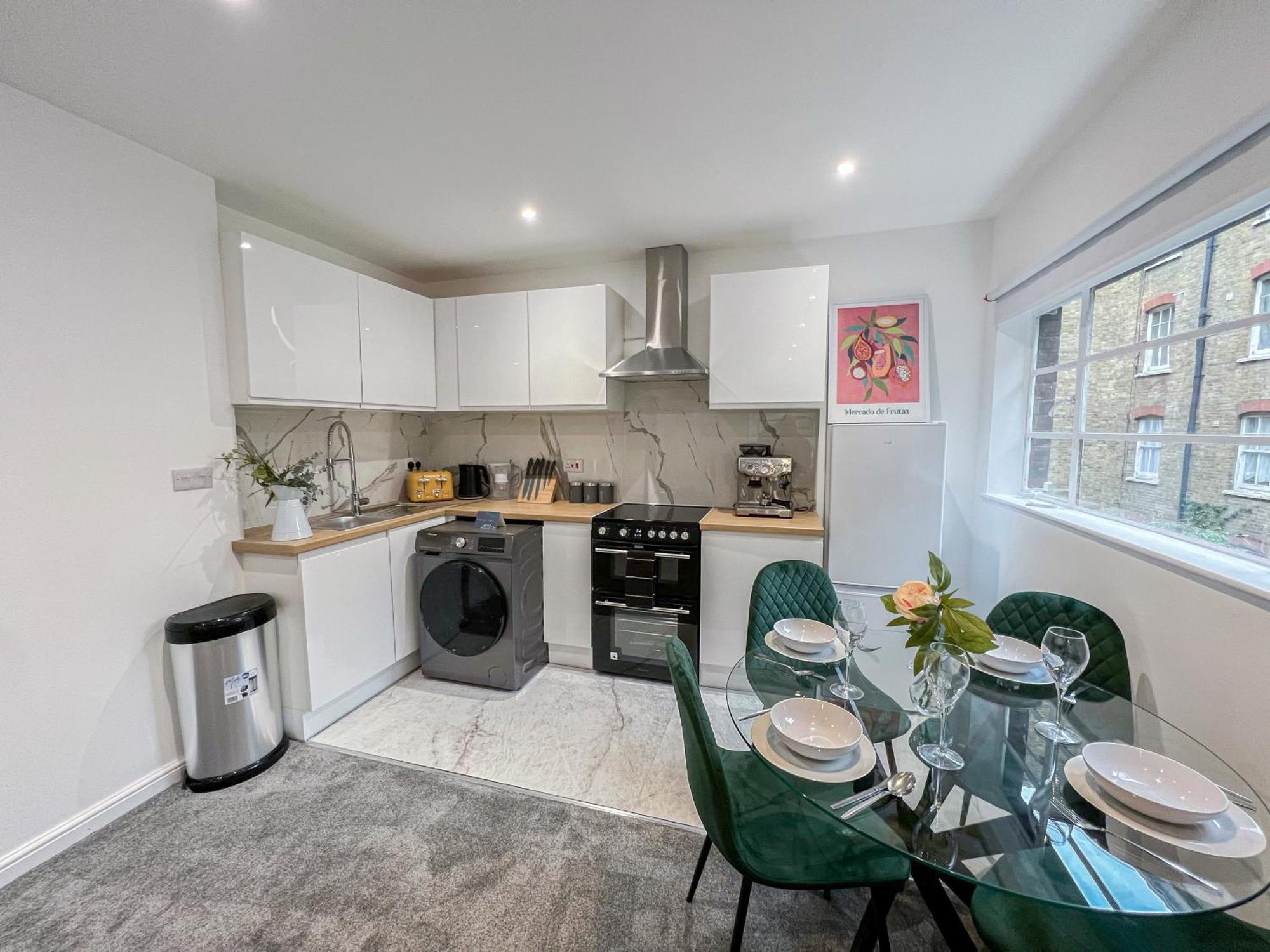 Sleek 1-bed Flats In Euston, Islington Near Regents Park Apartment
