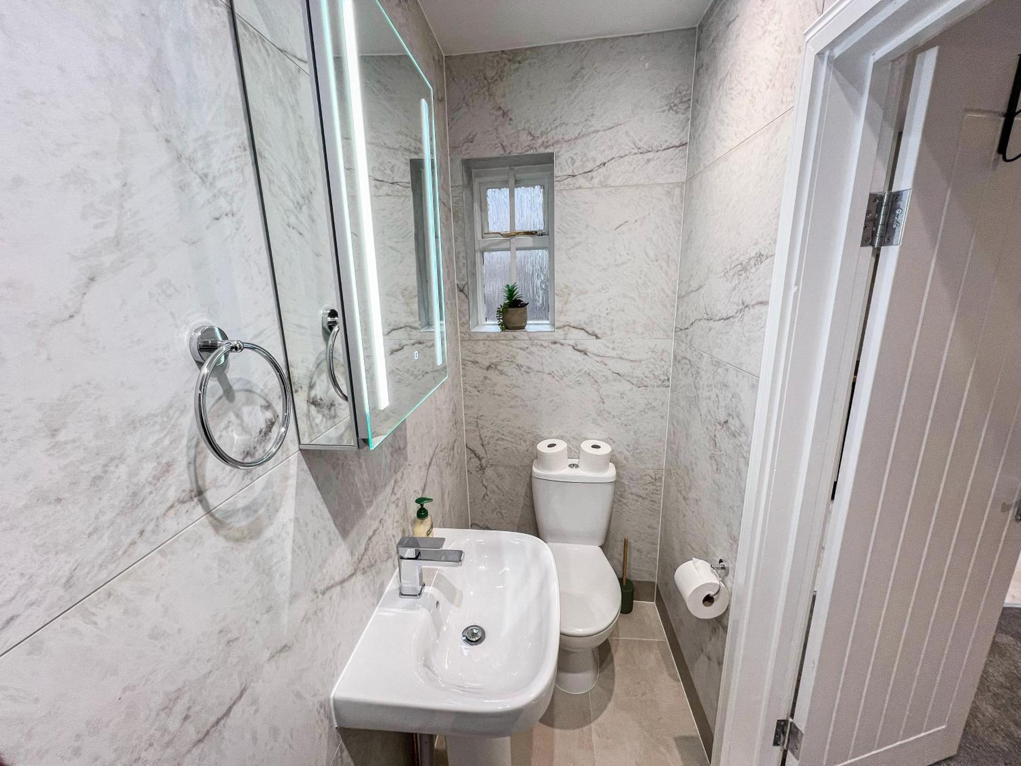 Apartment Sleek 1-bed Flats In Euston, Islington Near Regents Park