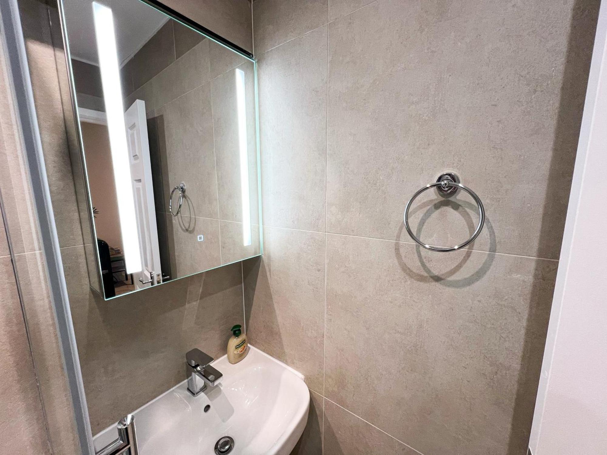 Sleek 1-bed Flats In Euston, Islington Near Regents Park *